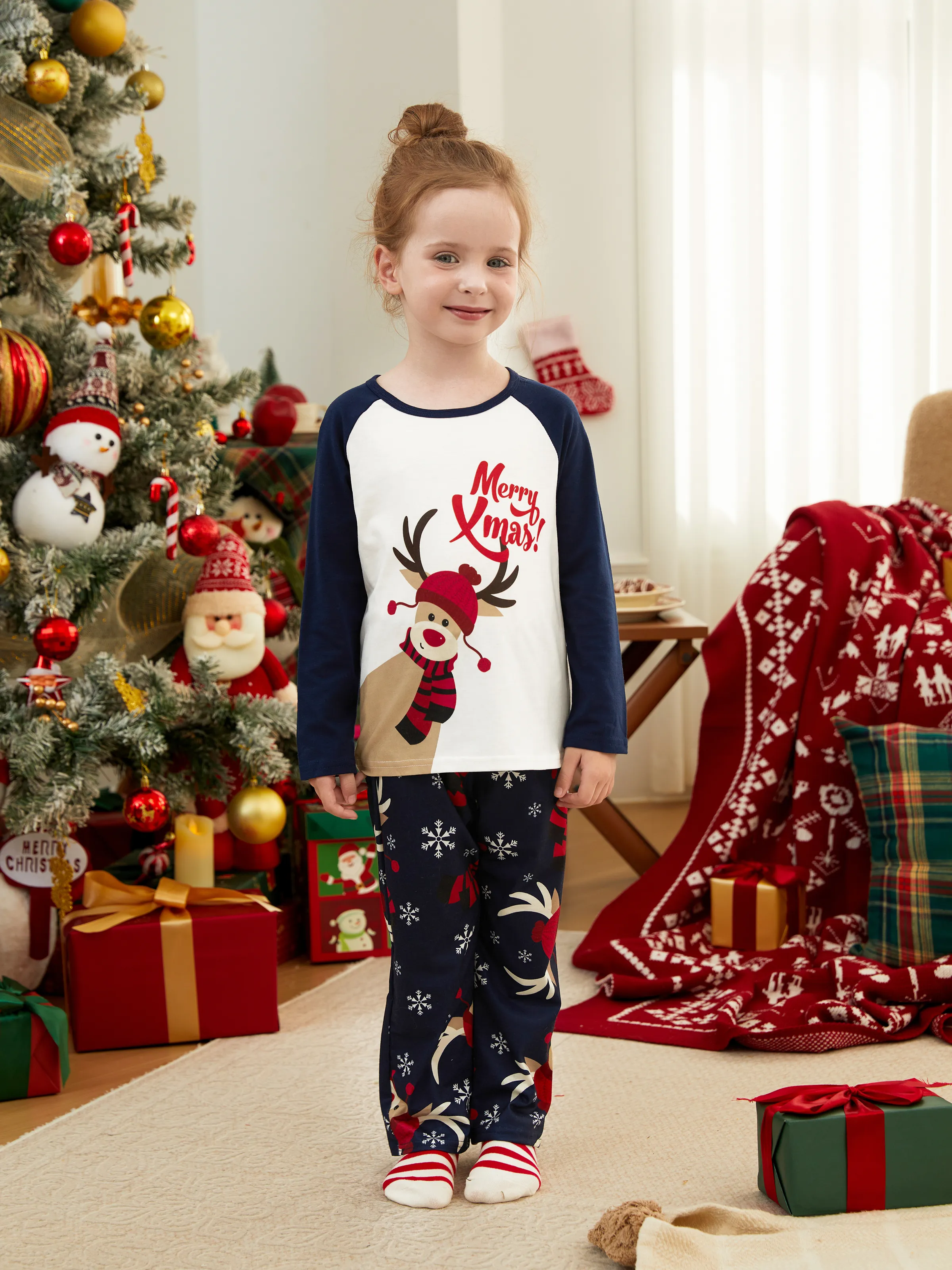 Christmas Family Pajamas Reindeer Pattern Big Graphic Raglan Sleeves Pajamas Sets with Christmas Socks Dark blue/White/Red - XNAUWBI