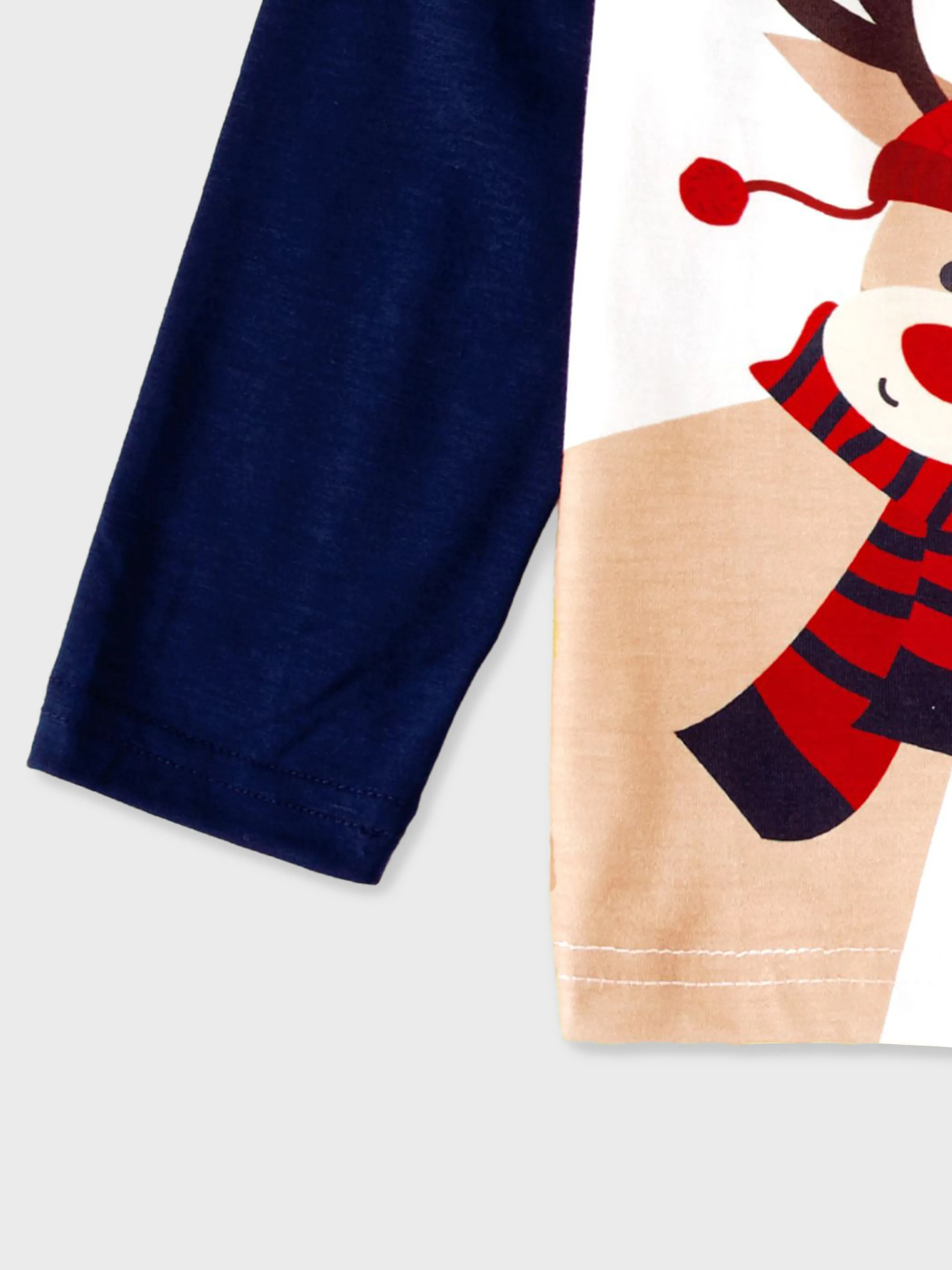 Christmas Family Pajamas Reindeer Pattern Big Graphic Raglan Sleeves Pajamas Sets with Christmas Socks Dark blue/White/Red - XNAUWBI