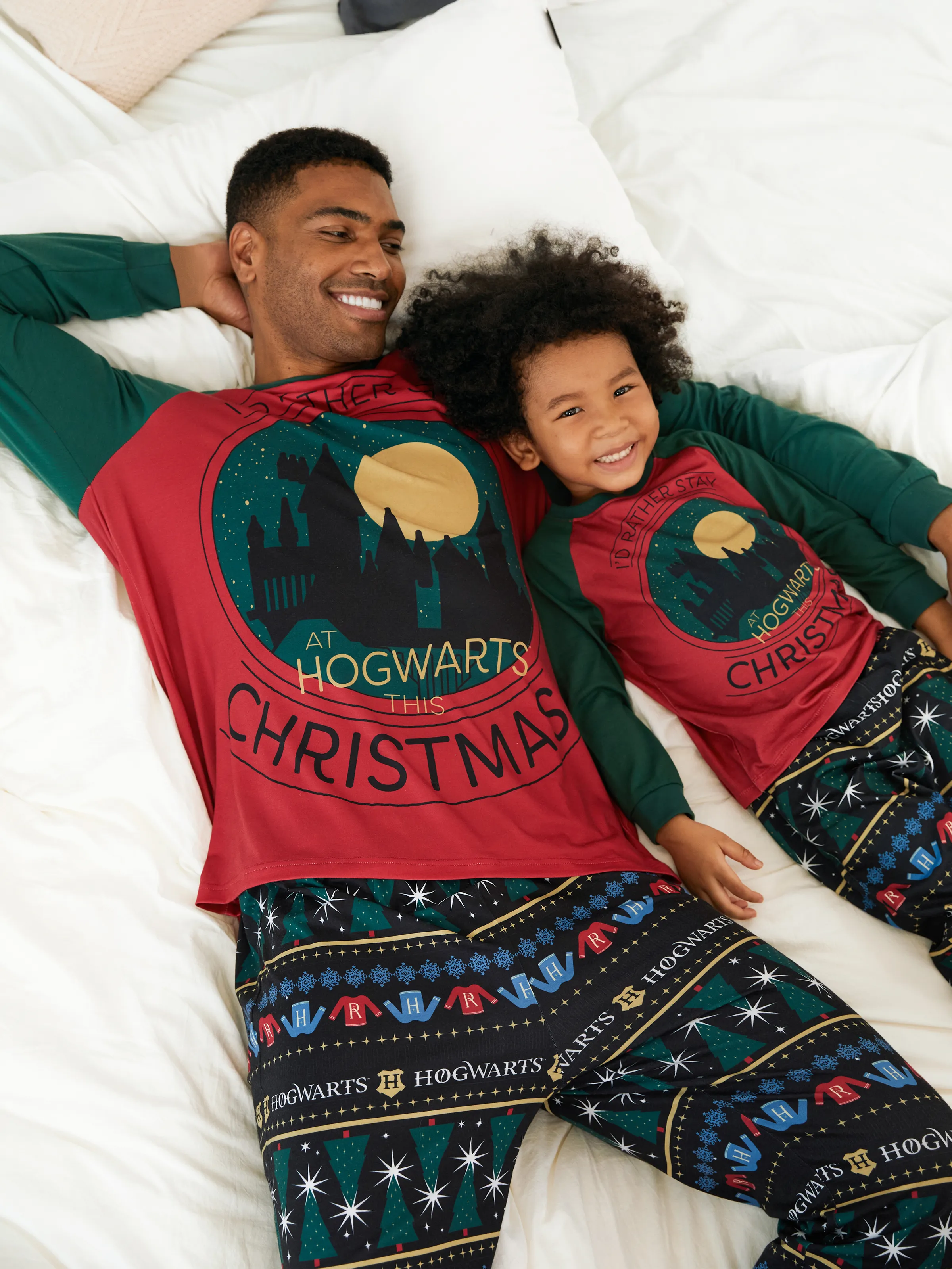 Harry Potter Family Matching Christmas Hogwarts Graphic Pajamas Sets with Christmas Socks - XNAUWBI