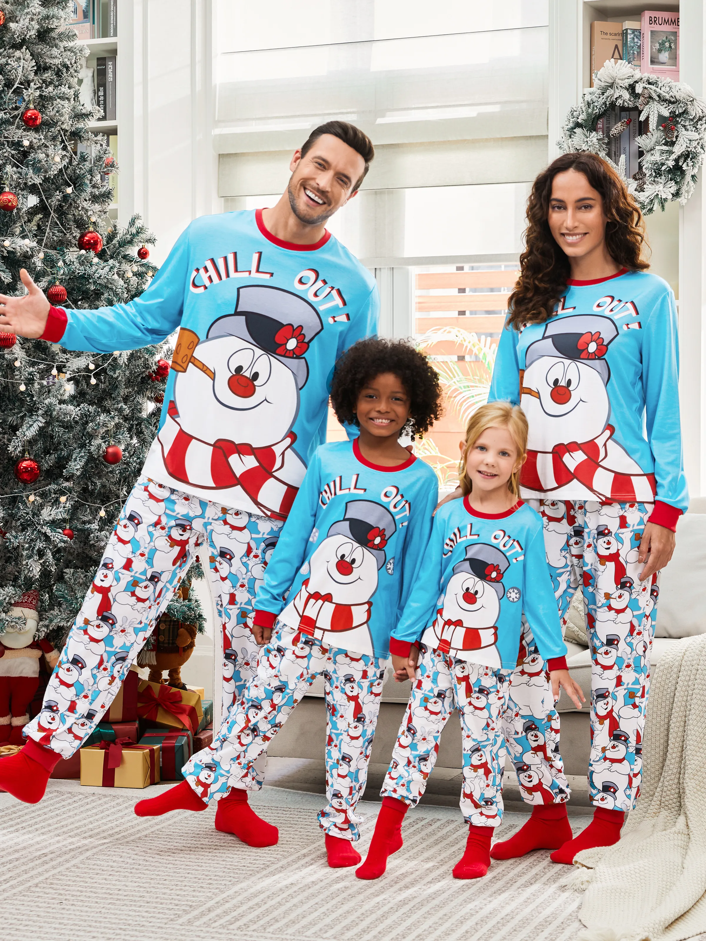 Frosty The Snowman Christmas Snowman Pattern Pajamas Sets with Christmas Socks - XNAUWBI