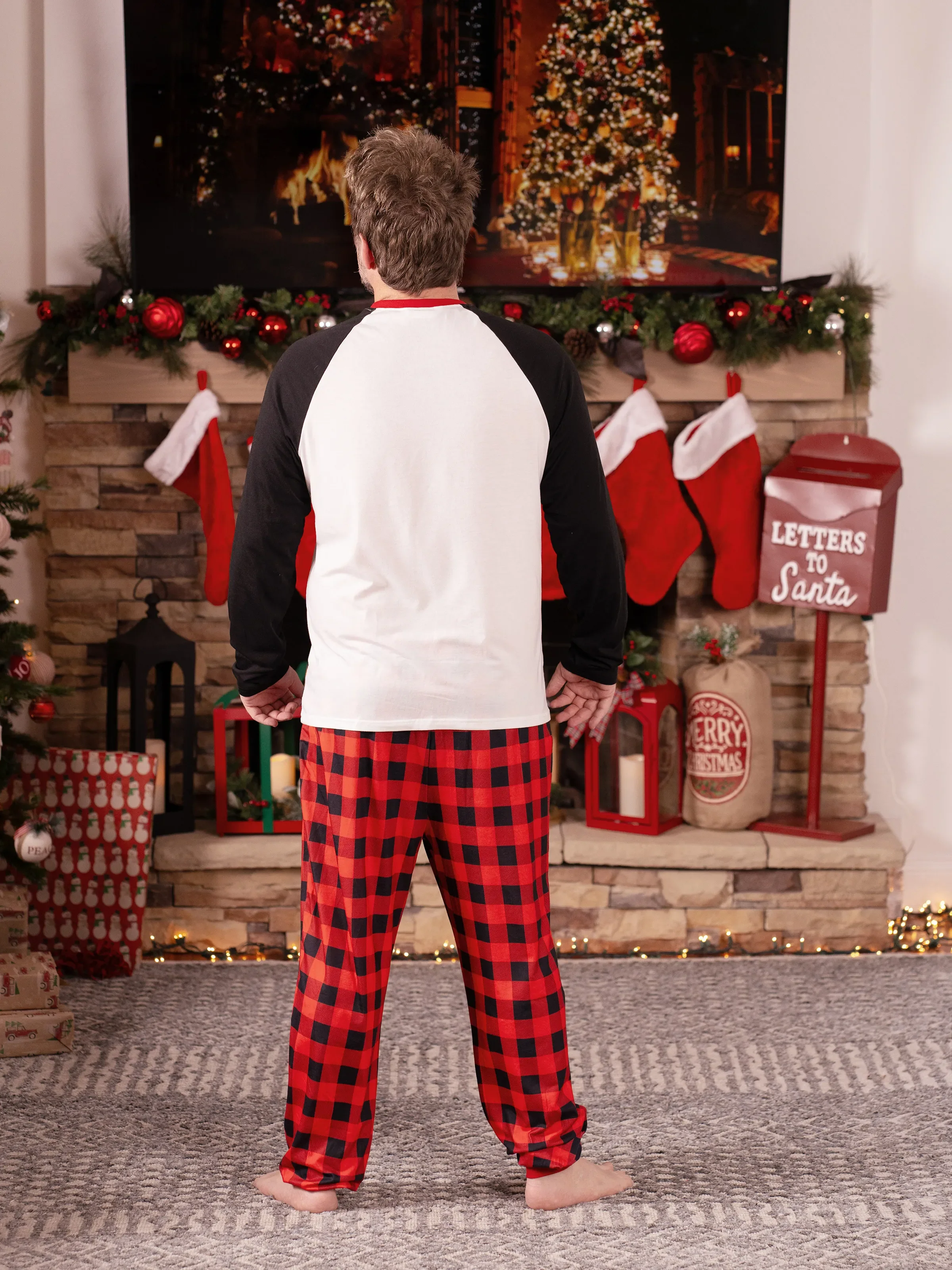 Christmas Family Matching Santa Print Raglan Sleeves Pajamas Sets with Christmas Socks (SGS Certied Safety) Red - XNAUWBI