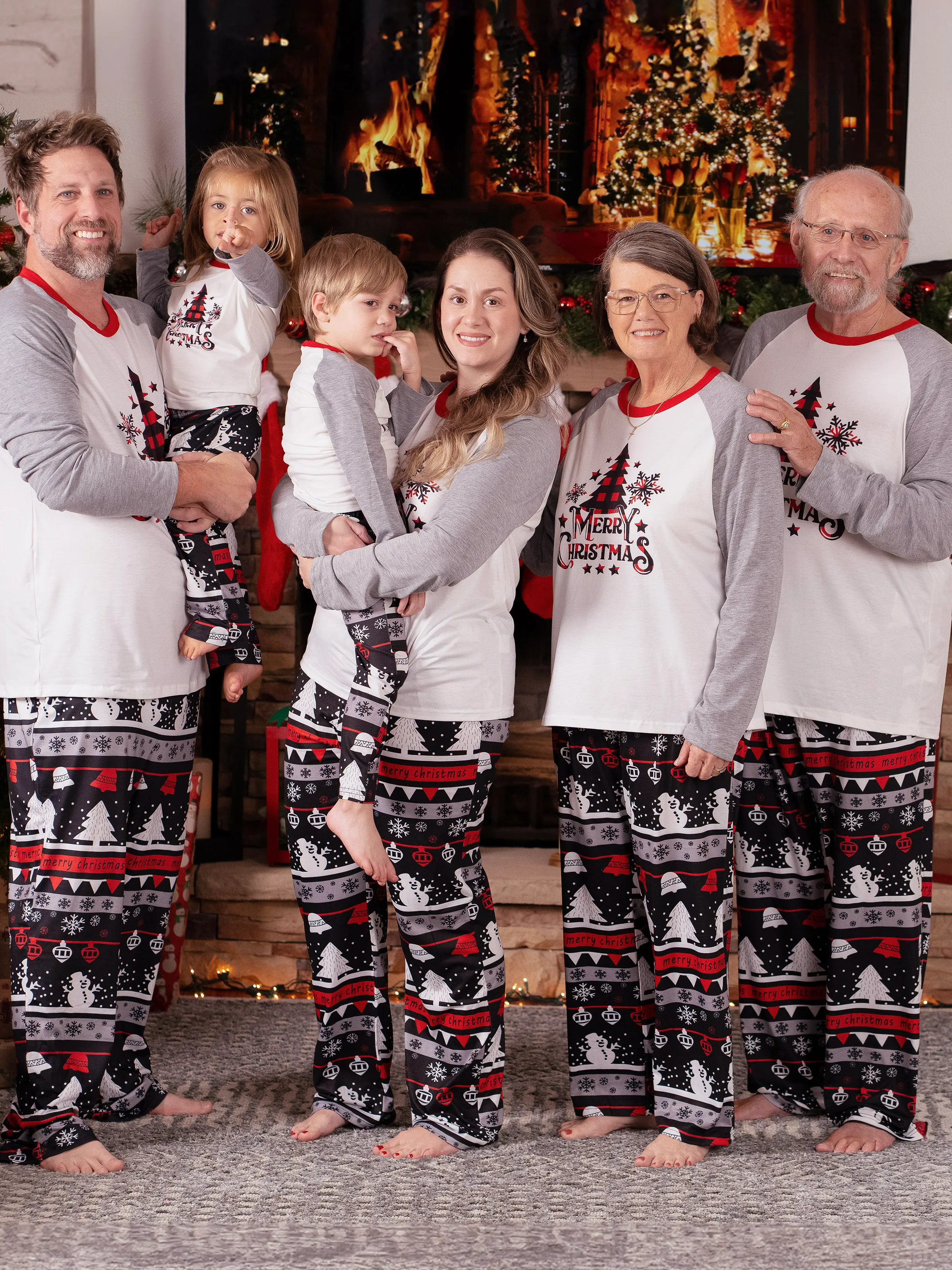 Christmas Tree Snowflake and Letters Print Grey Family Matching Long-sleeve Pajamas Sets with Christmas Socks Grey - XNAUWBI