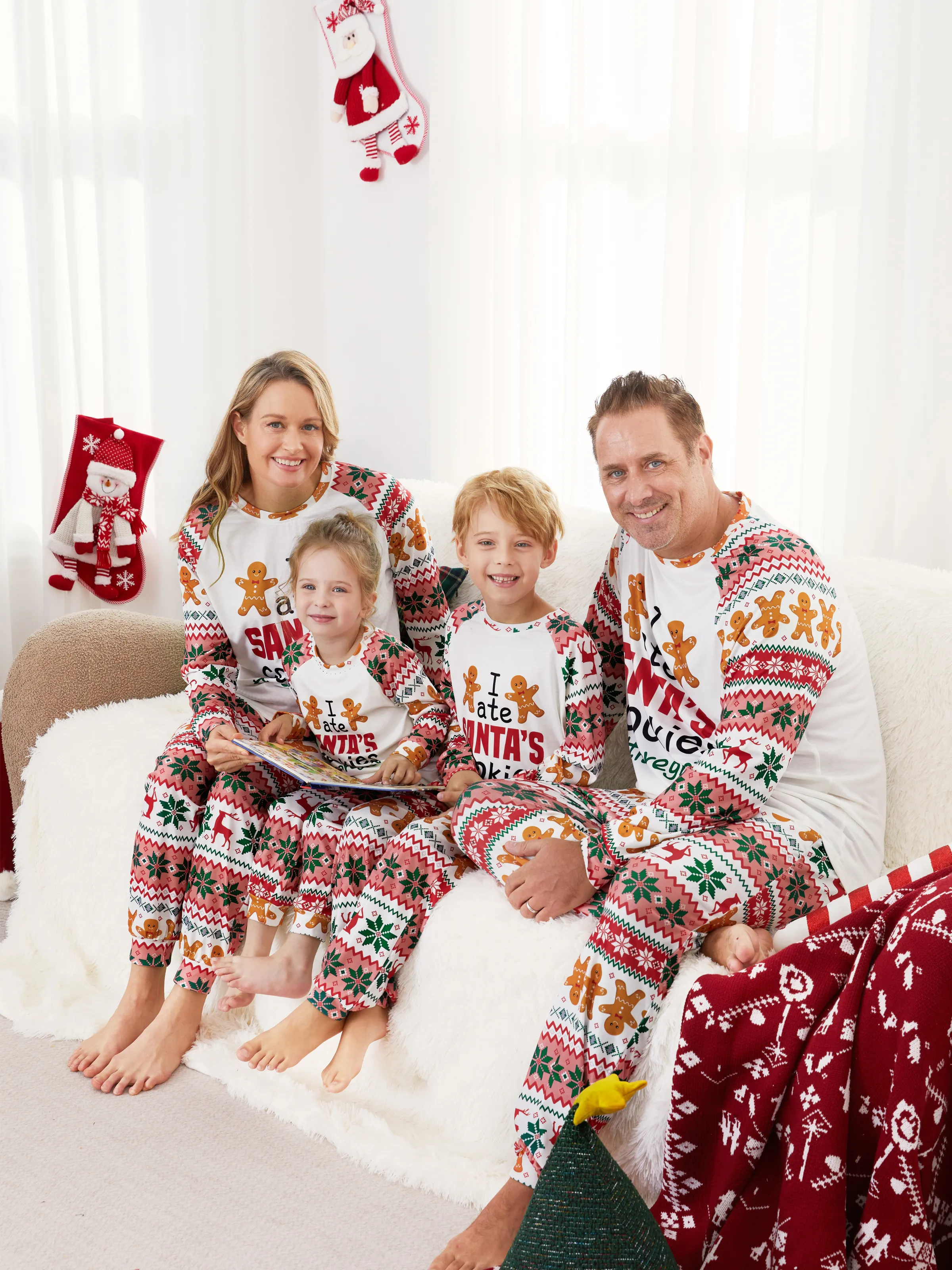 Christmas Pajamas Family Matching Santa's Cookies Gingerbread Man Pattern Pajamas Sets with Christmas Socks MultiColour - XNAUWBI