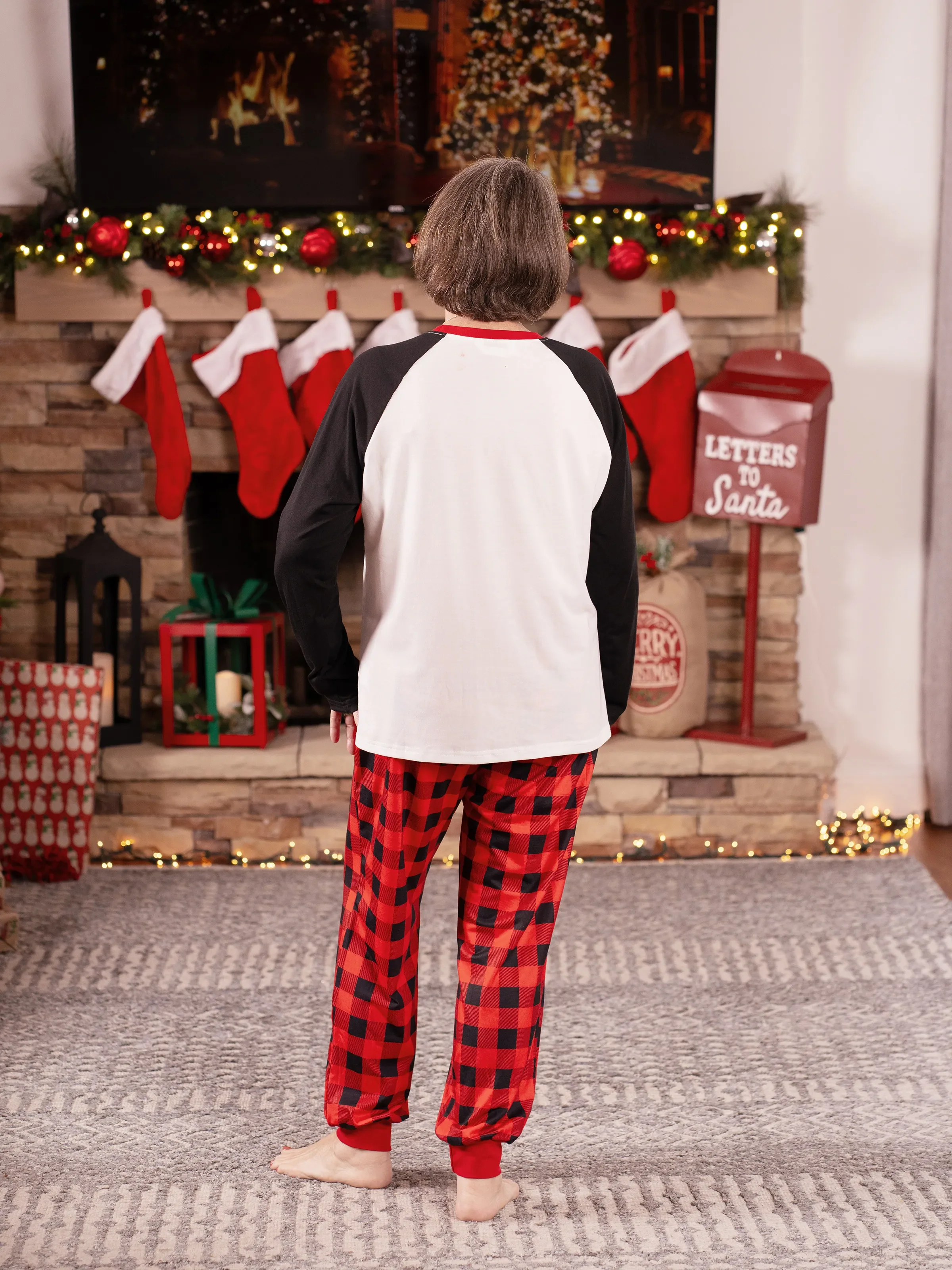 Christmas Family Matching Santa Print Raglan Sleeves Pajamas Sets with Christmas Socks (SGS Certied Safety) Red - XNAUWBI