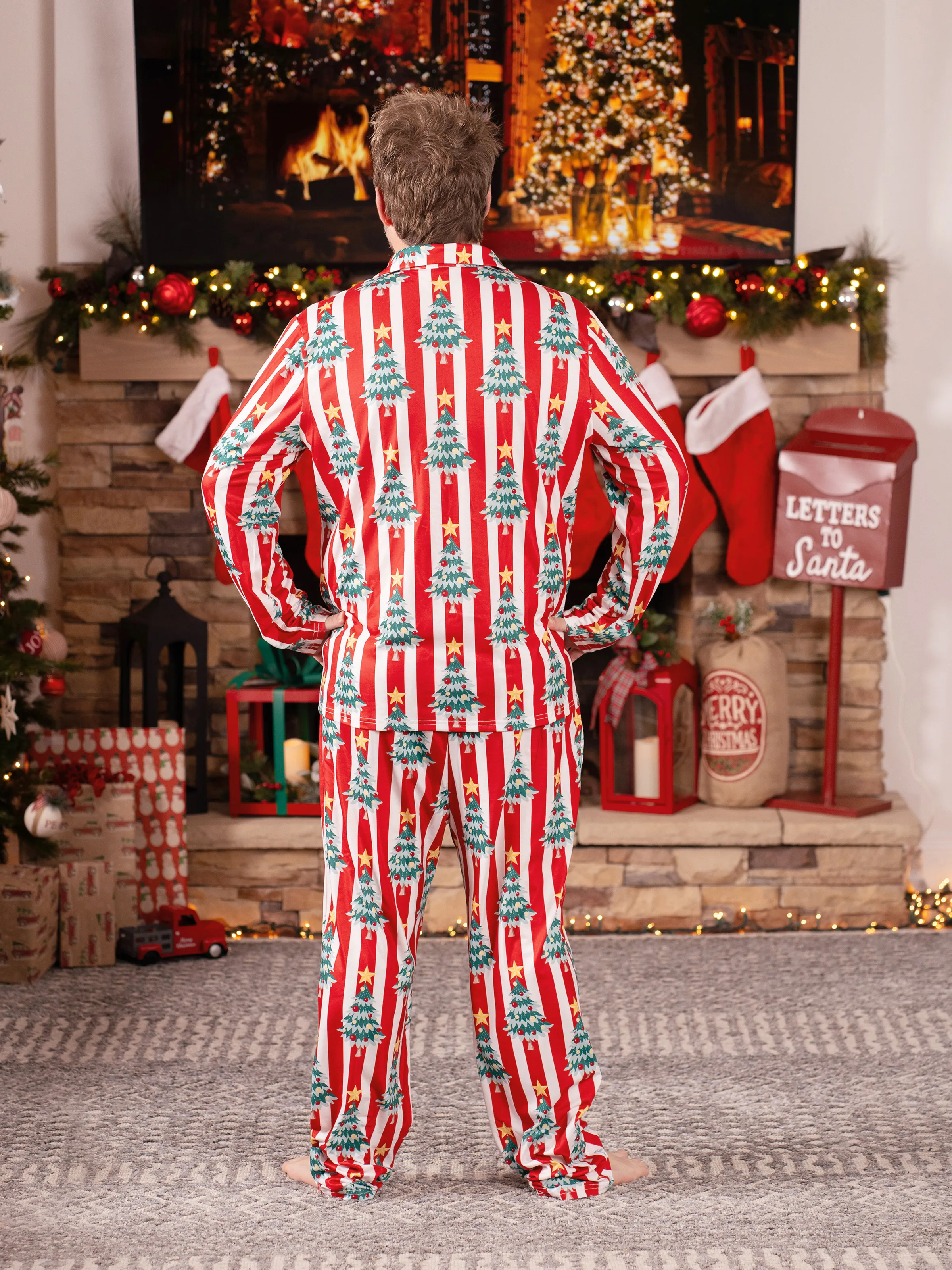 Christmas Family Matching Trees Print Stripes Long-sleeve Pajamas Sets with Christmas Socks Red - XNAUWBI