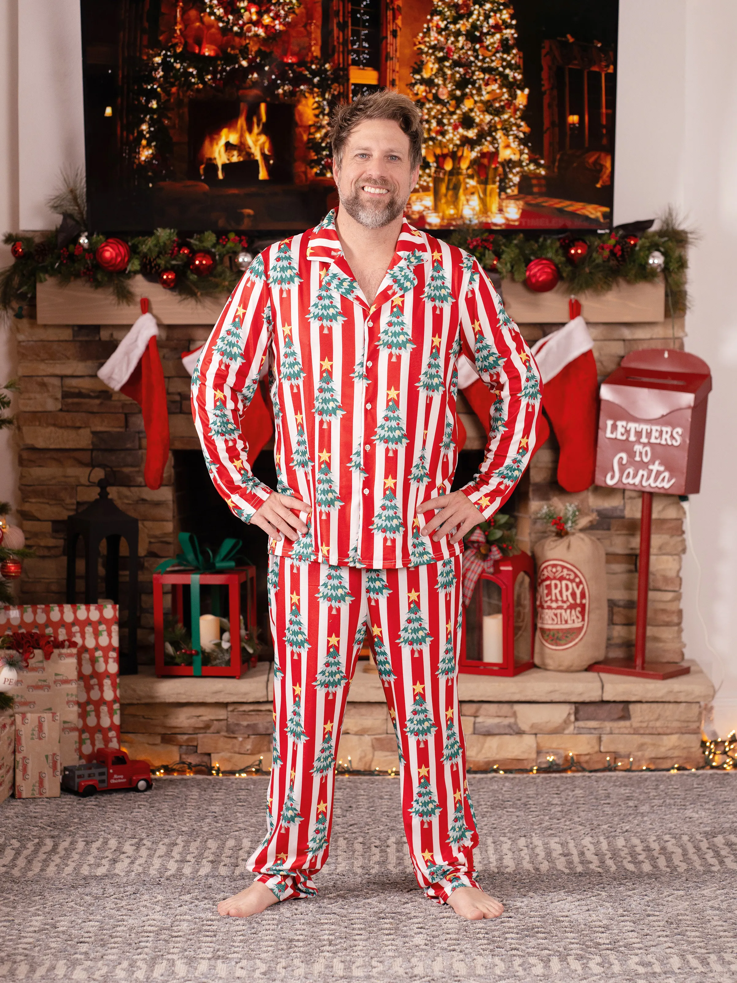 Christmas Family Matching Trees Print Stripes Long-sleeve Pajamas Sets with Christmas Socks Red - XNAUWBI