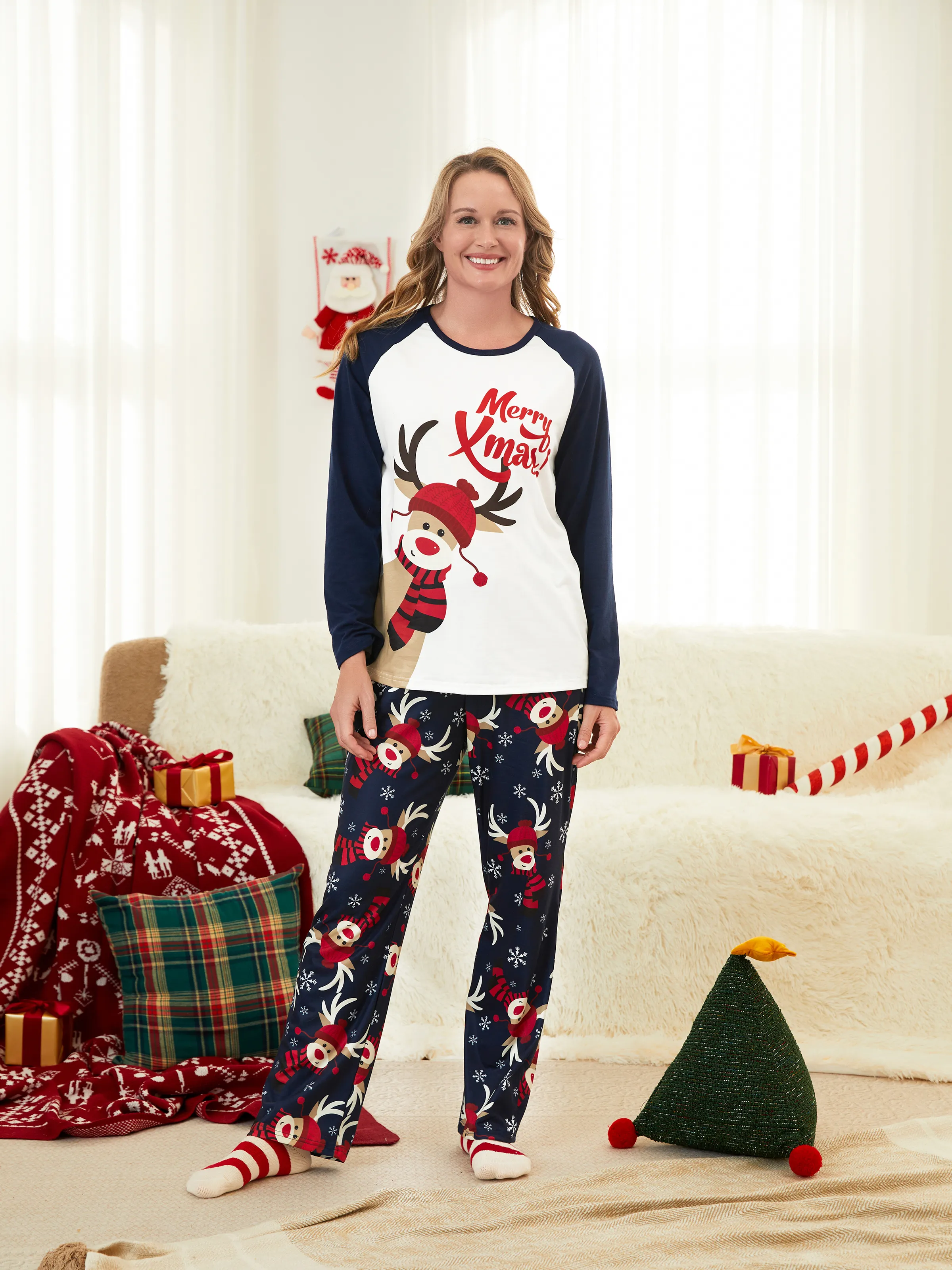 Christmas Family Pajamas Reindeer Pattern Big Graphic Raglan Sleeves Pajamas Sets with Christmas Socks Dark blue/White/Red - XNAUWBI