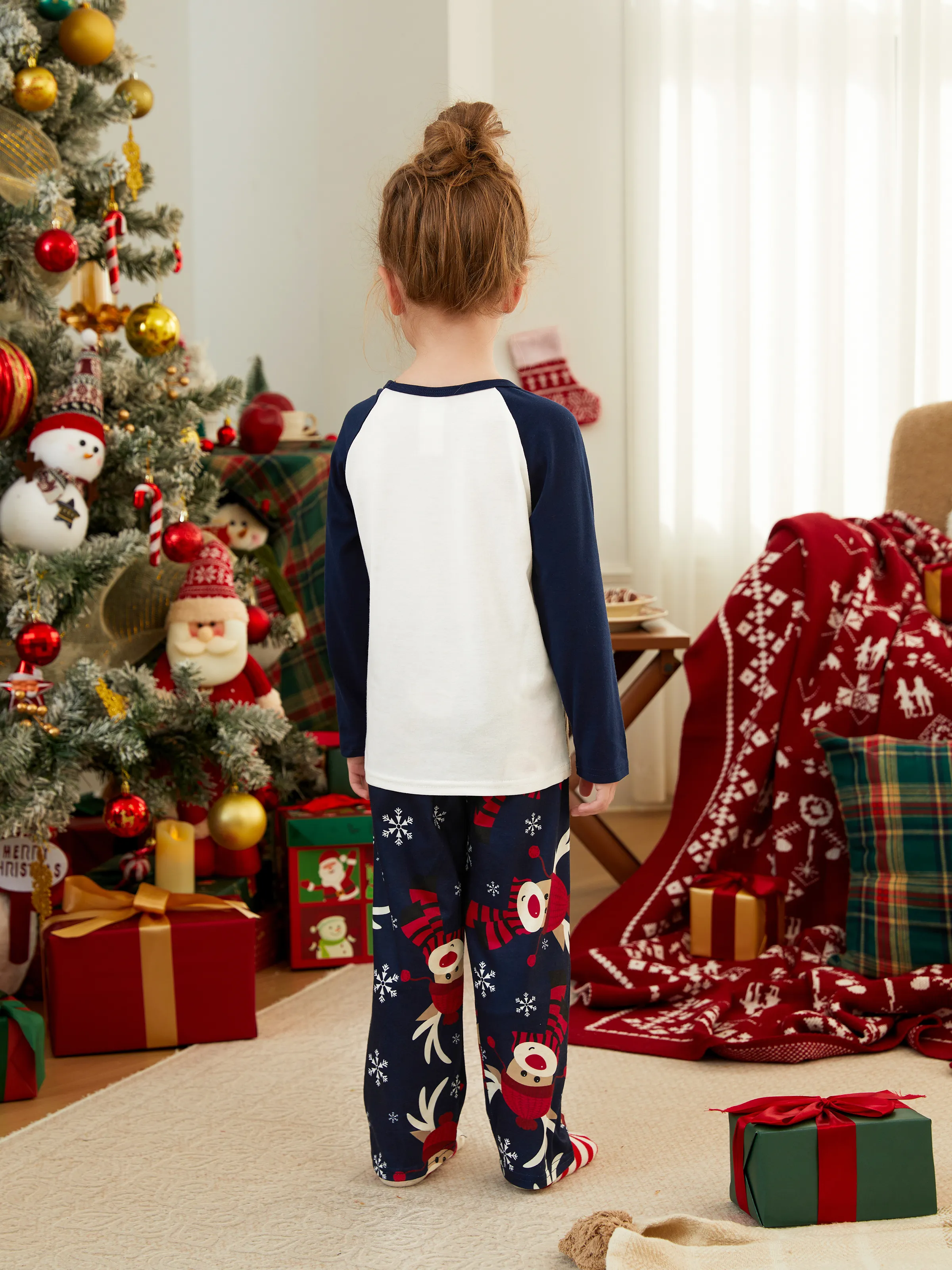 Christmas Family Pajamas Reindeer Pattern Big Graphic Raglan Sleeves Pajamas Sets with Christmas Socks Dark blue/White/Red - XNAUWBI