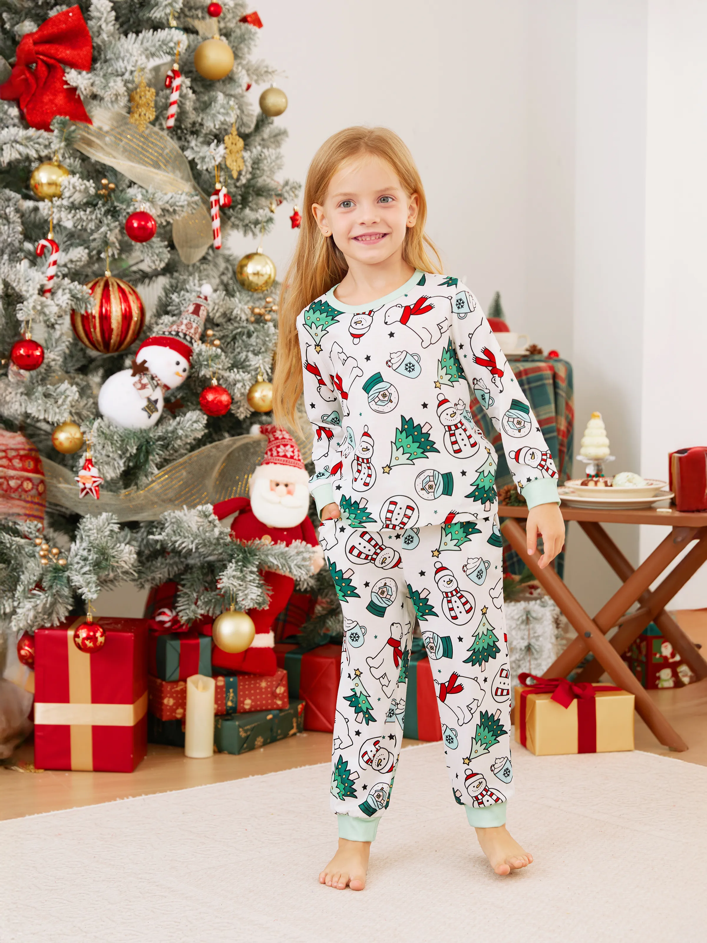 Christmas Family Matching Long Sleeves Very Merry Green Tops Allover Pattern Pants Pajamas Sets with Christmas Socks MediumSpringGreen - XNAUWBI