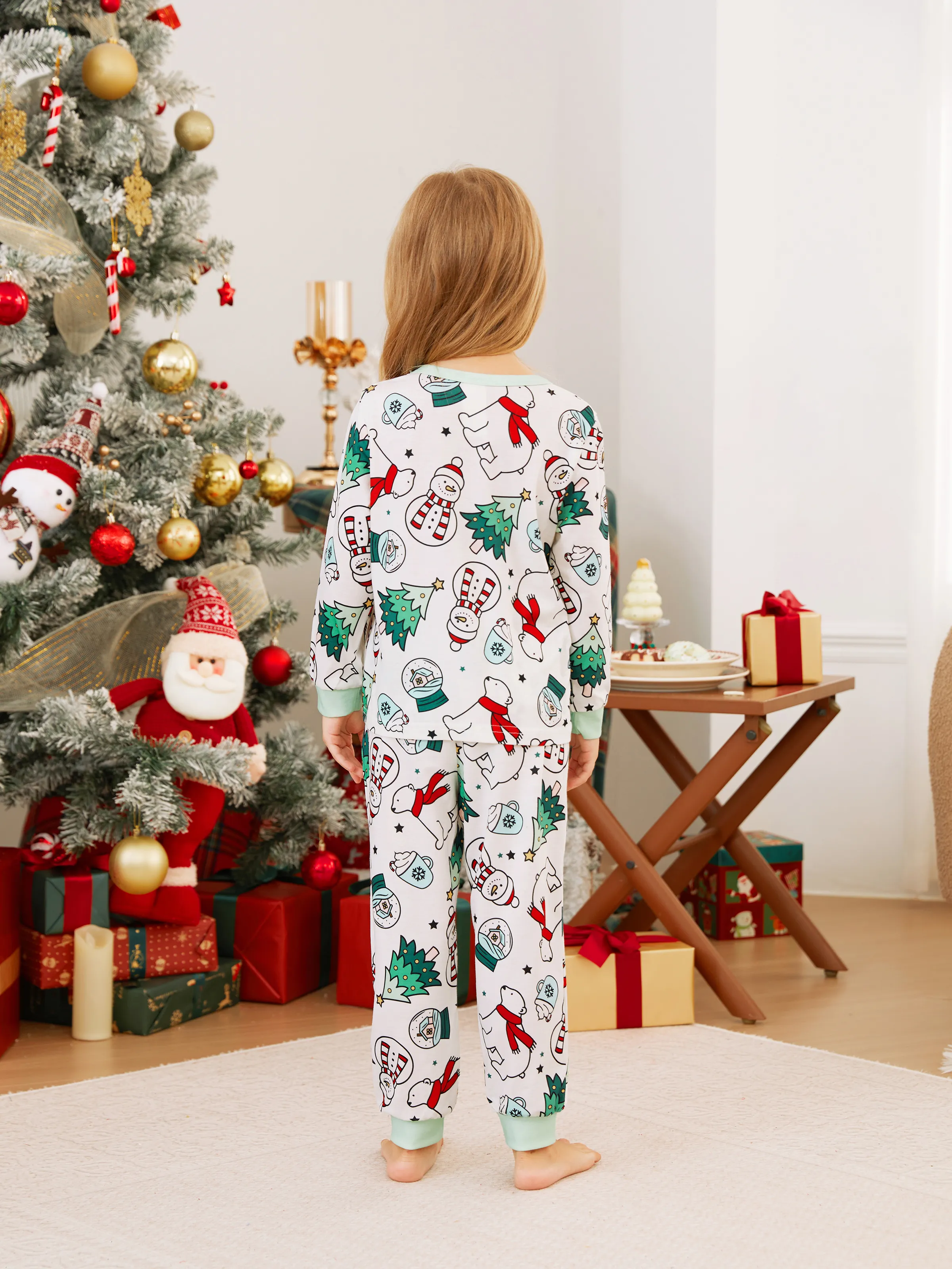 Christmas Family Matching Long Sleeves Very Merry Green Tops Allover Pattern Pants Pajamas Sets with Christmas Socks MediumSpringGreen - XNAUWBI
