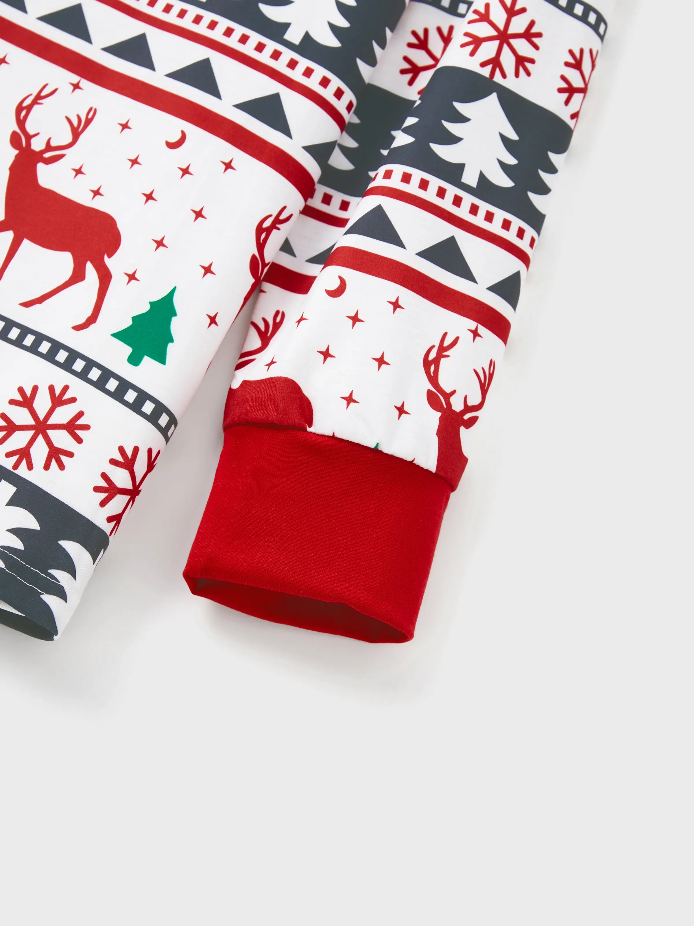 Family Christmas Pajamas All Over Reindeer Print Long-sleeve with Christmas Socks (SGS Certied Safety) Red+White - XNAUWBI