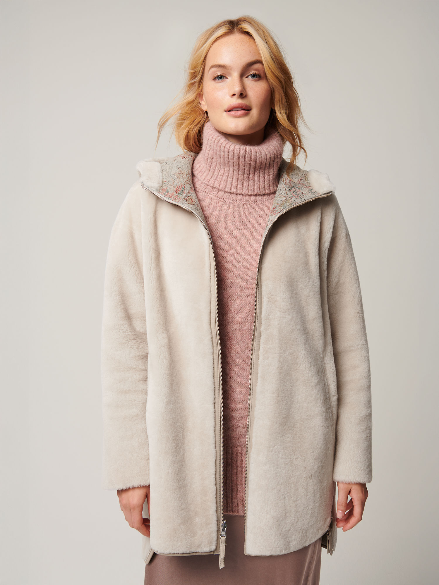 Breanne Reversible Hooded Sheepskin Coat - XNAUWBI