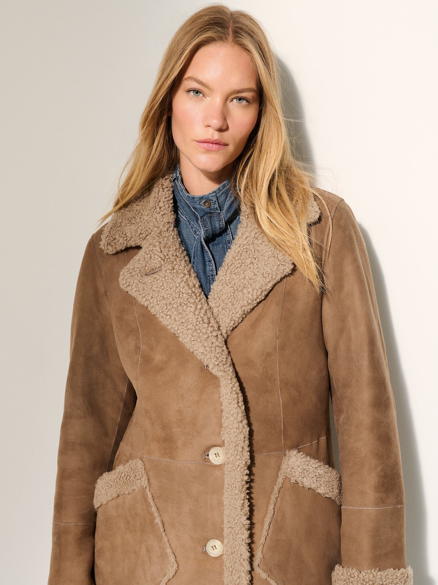 Jackie Curly Sheepskin Coat - XNAUWBI