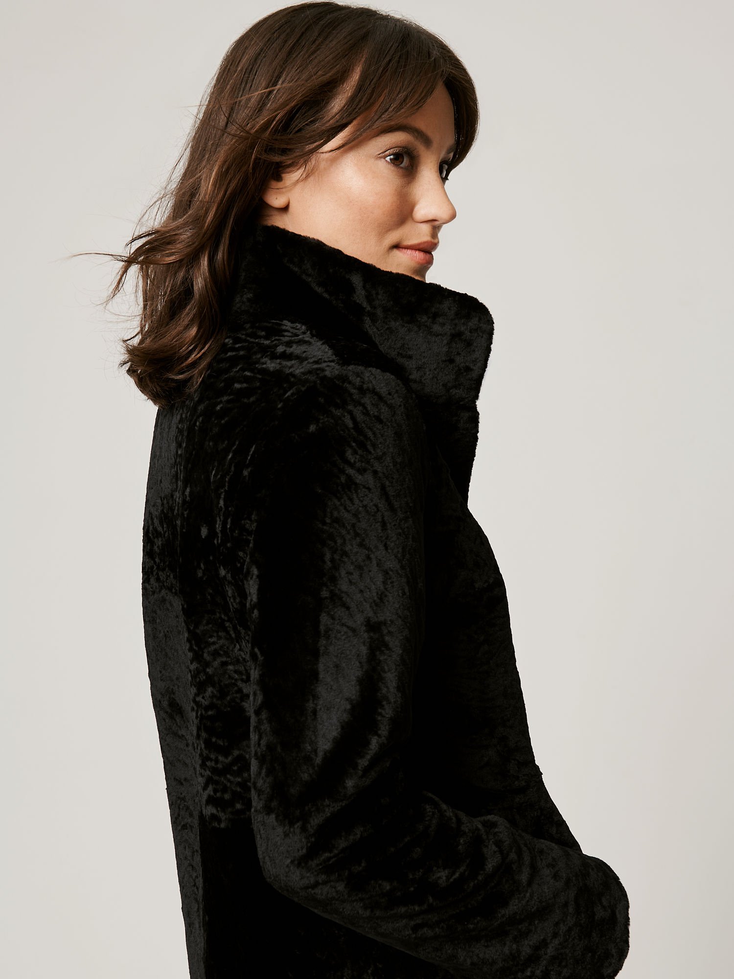Diana Reversible Black Sheepskin Coat - XNAUWBI