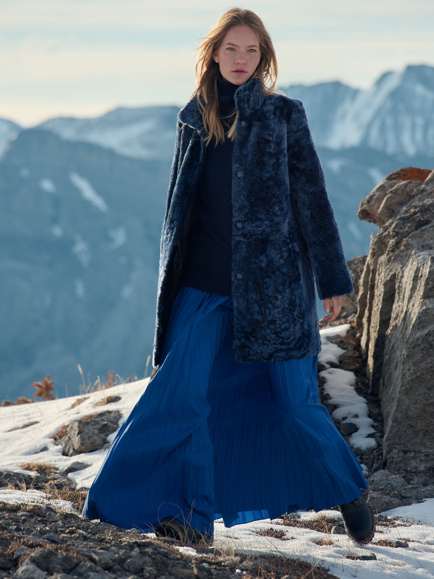 Carmen Reversible Curly Sheepskin Coat - XNAUWBI