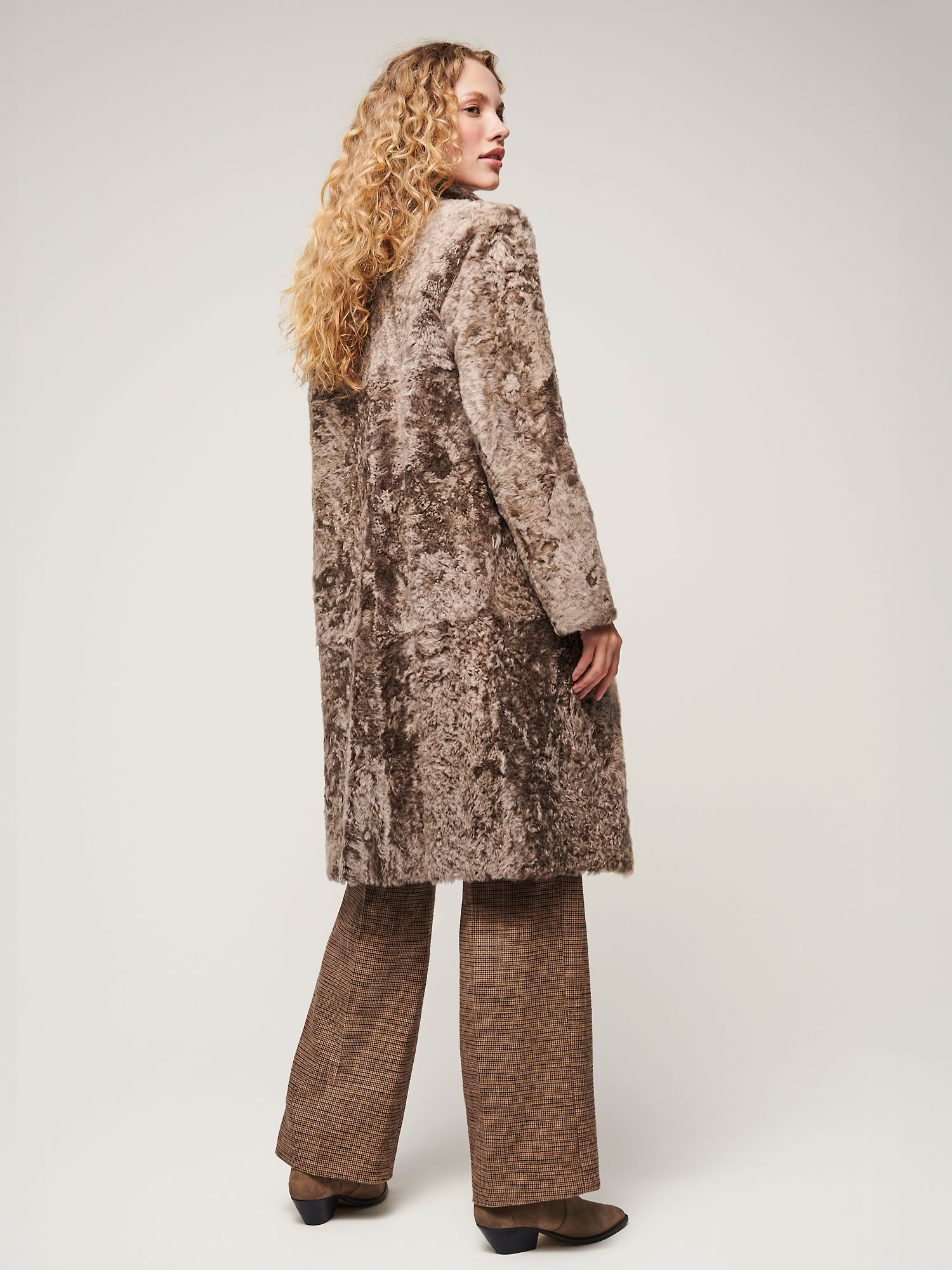 Selena Reversible Curly Sheepskin Coat - XNAUWBI