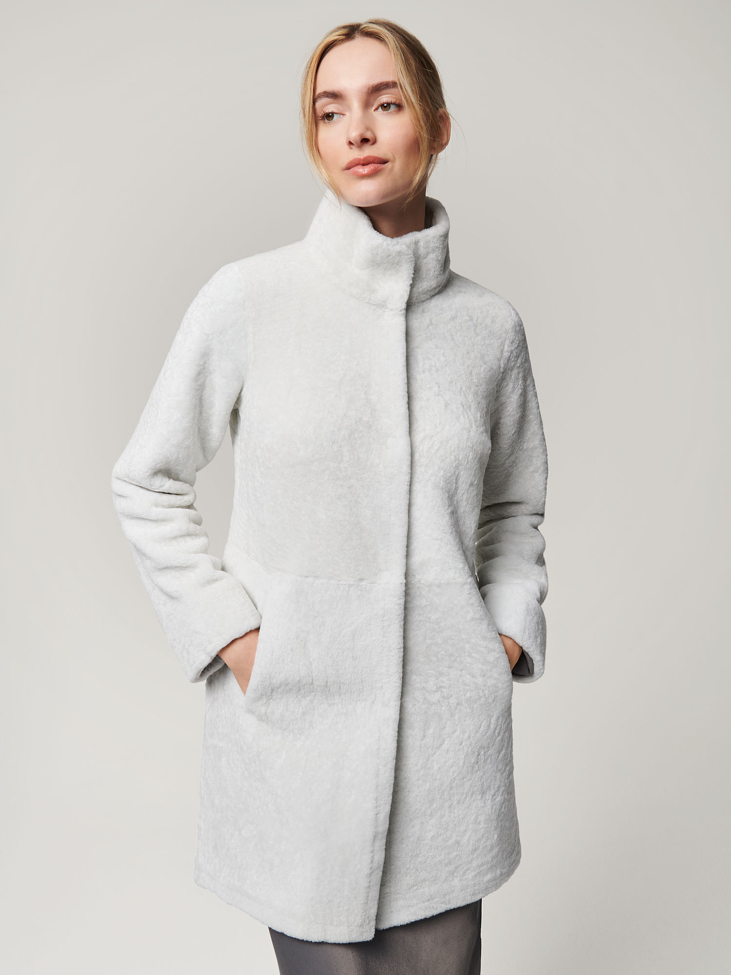 Diana Reversible White Sheepskin Coat - XNAUWBI