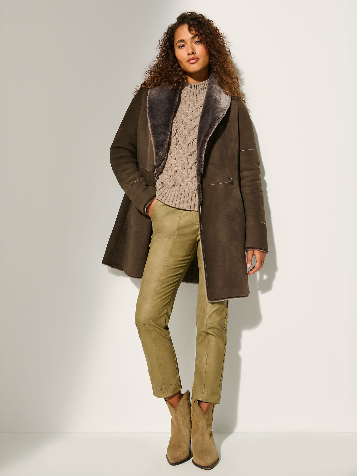 Nicole Sheepskin Coat - XNAUWBI