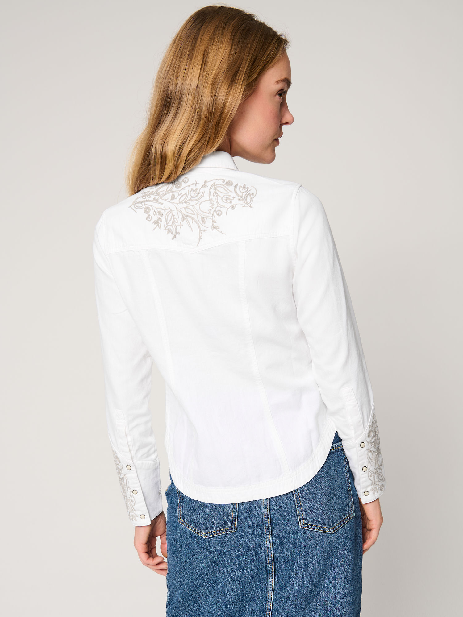 City Limits Embroidered Denim Western Shirt - XNAUWBI