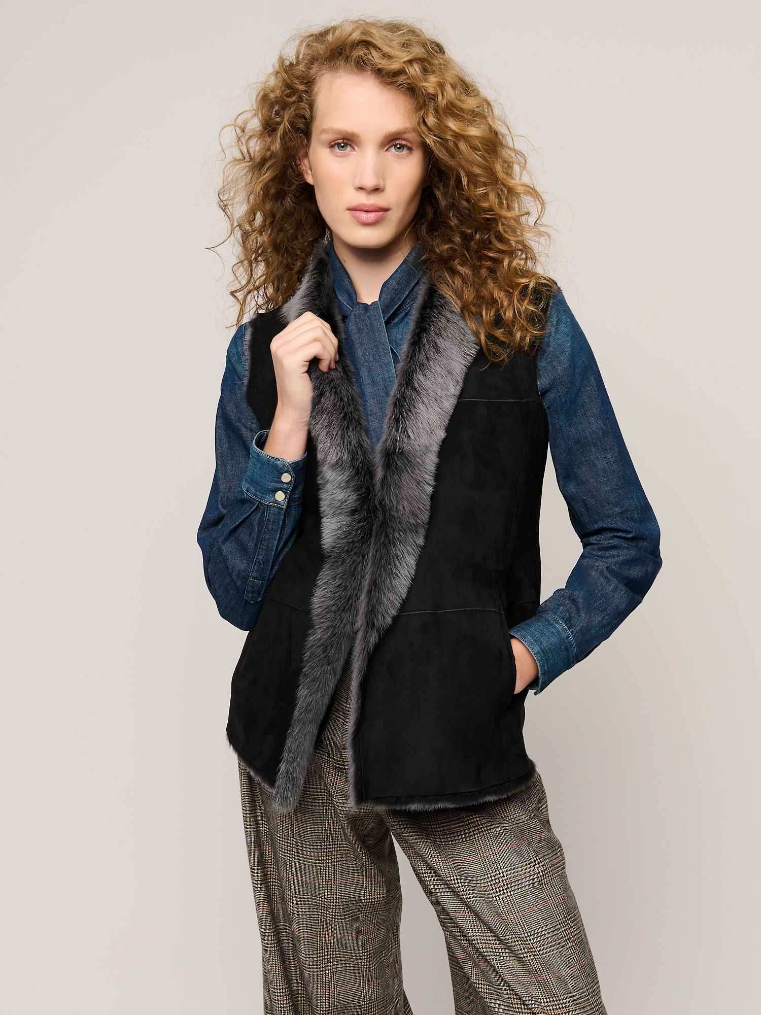 Iris Toscana Sheepskin Vest - XNAUWBI