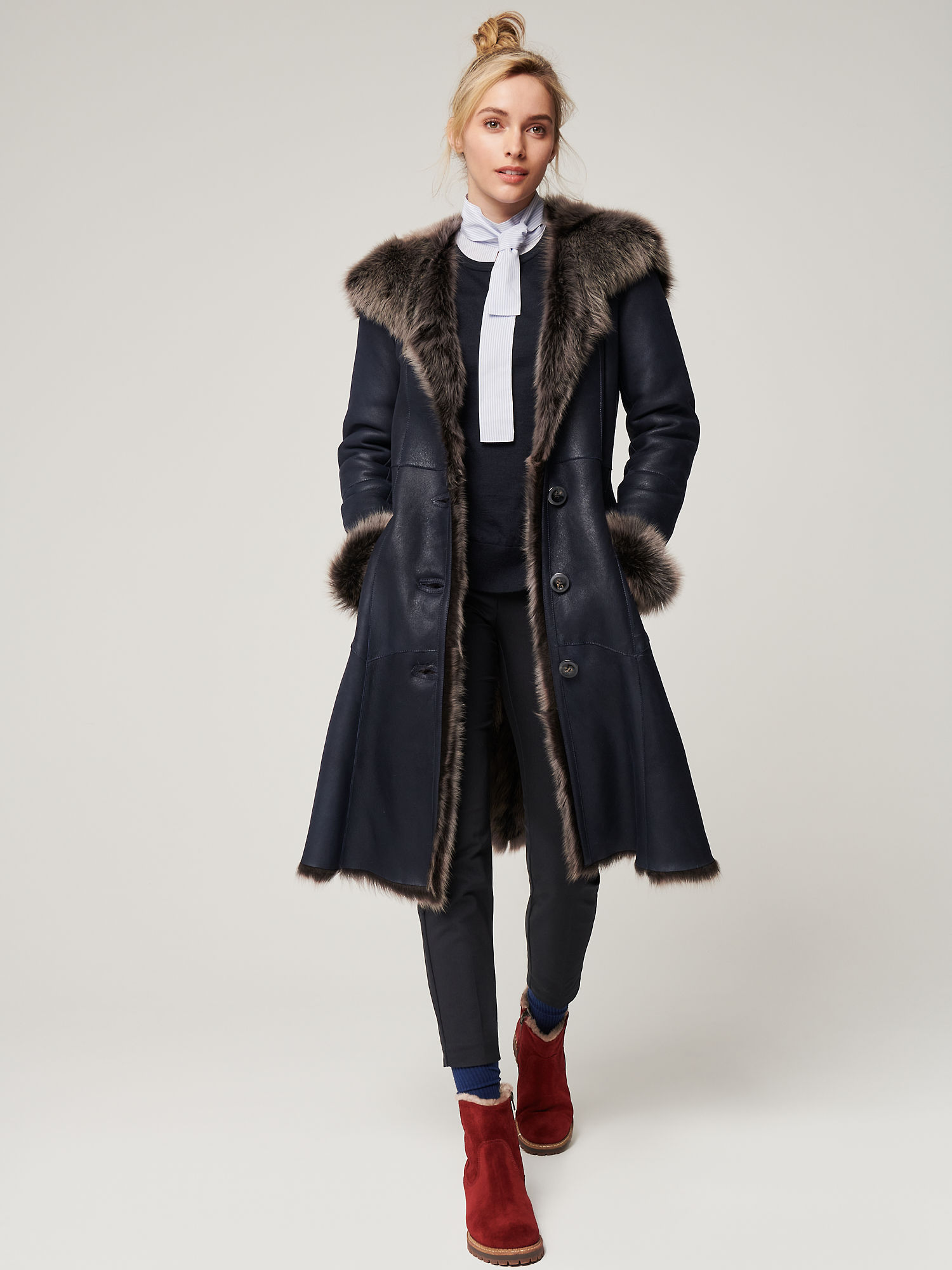 Theodora Hooded Navy Toscana Sheepskin Coat - XNAUWBI