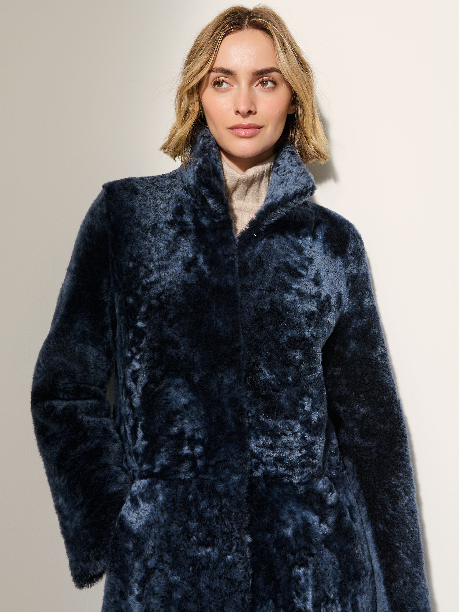Carmen Reversible Curly Sheepskin Coat - XNAUWBI