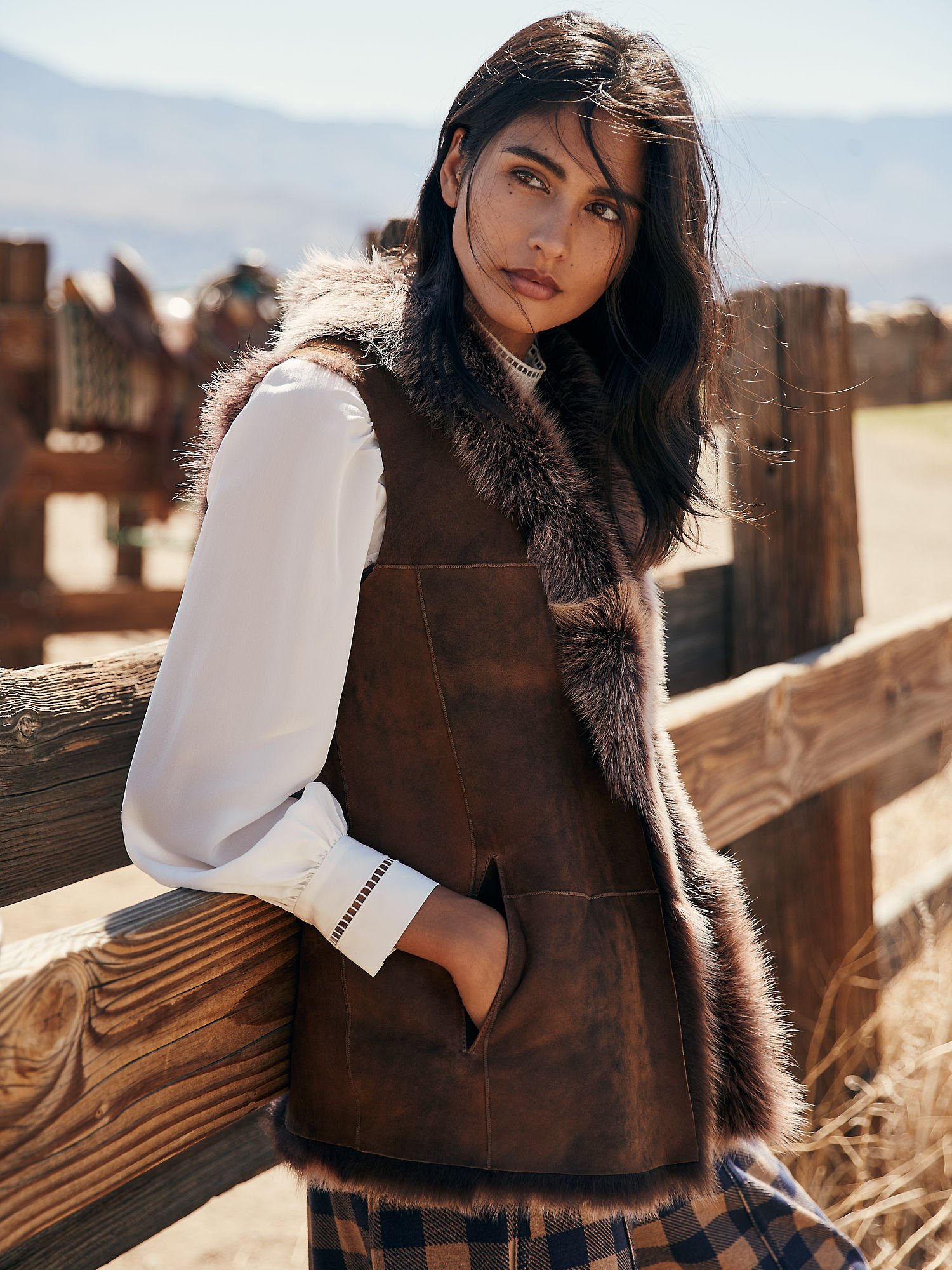 Iris Toscana Sheepskin Vest - XNAUWBI