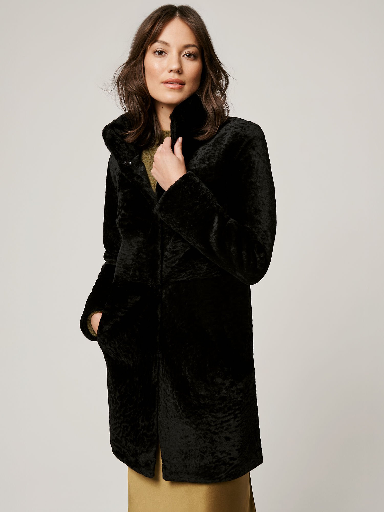Diana Reversible Black Sheepskin Coat - XNAUWBI