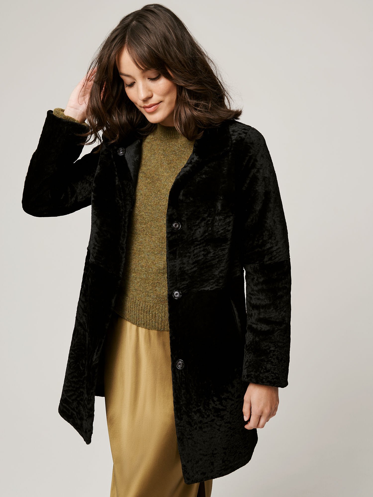 Diana Reversible Black Sheepskin Coat - XNAUWBI