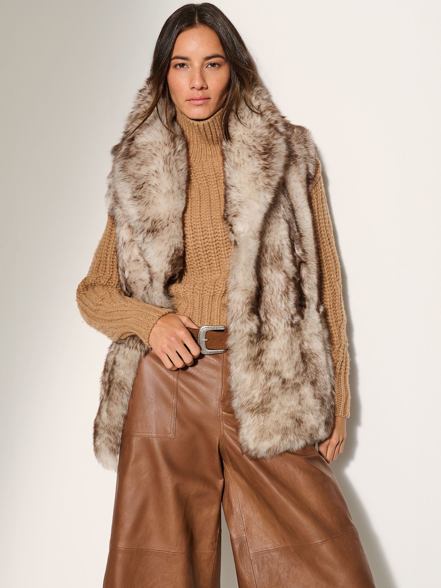 Lara Reversible Toscana Sheepskin Vest - XNAUWBI