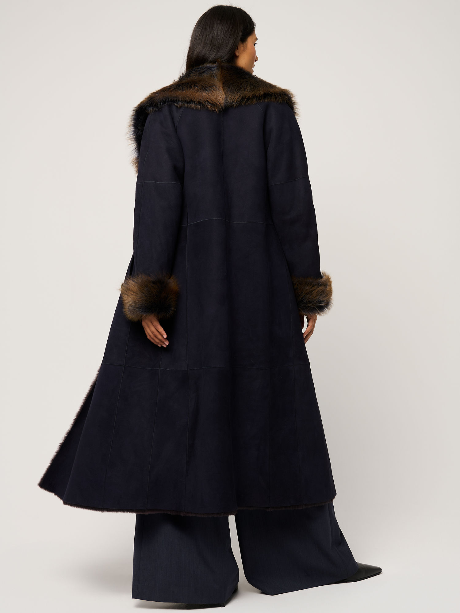 Vivian Sheepskin Coat - XNAUWBI
