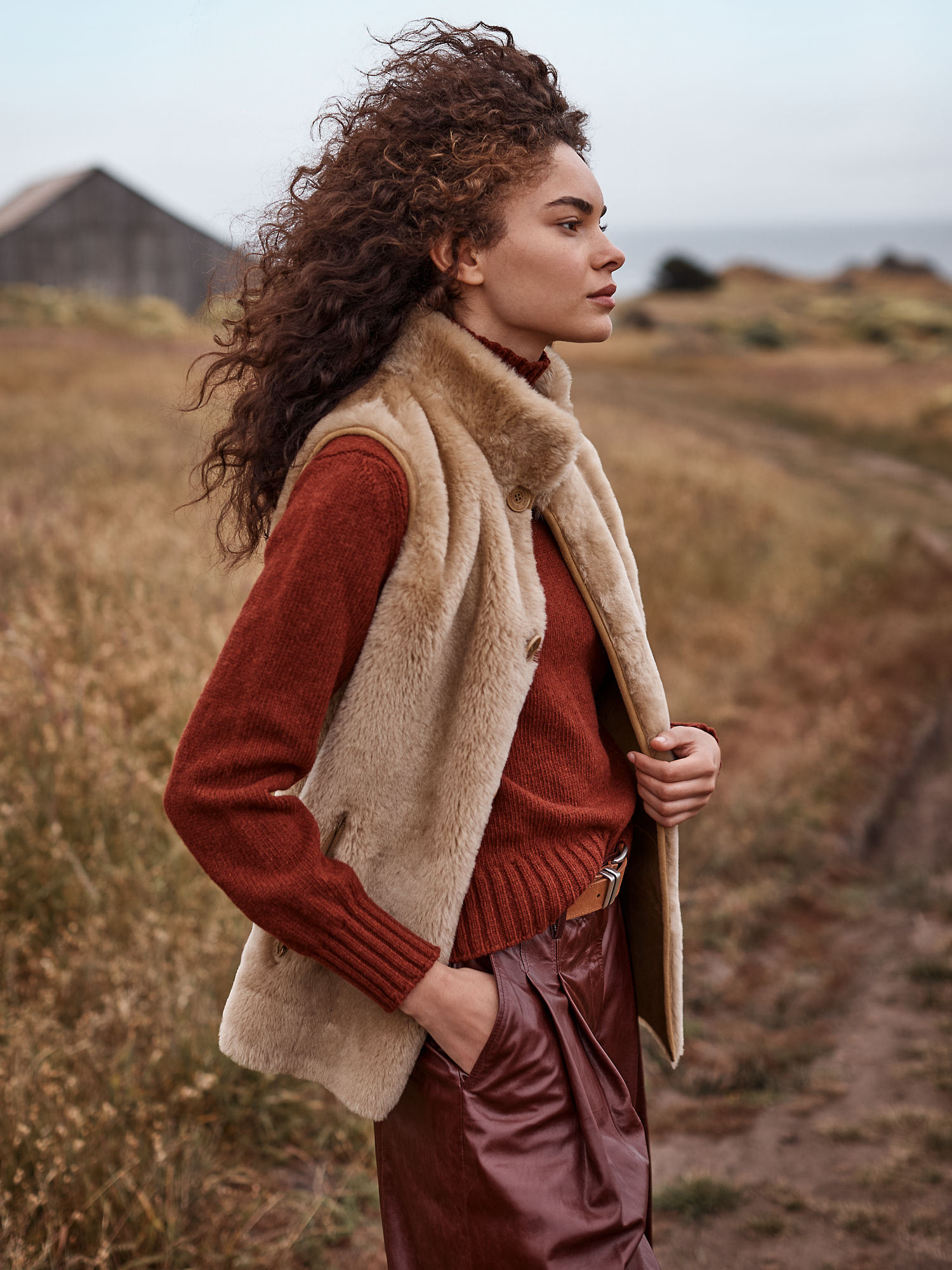 Robin Reversible Sheepskin Vest - XNAUWBI