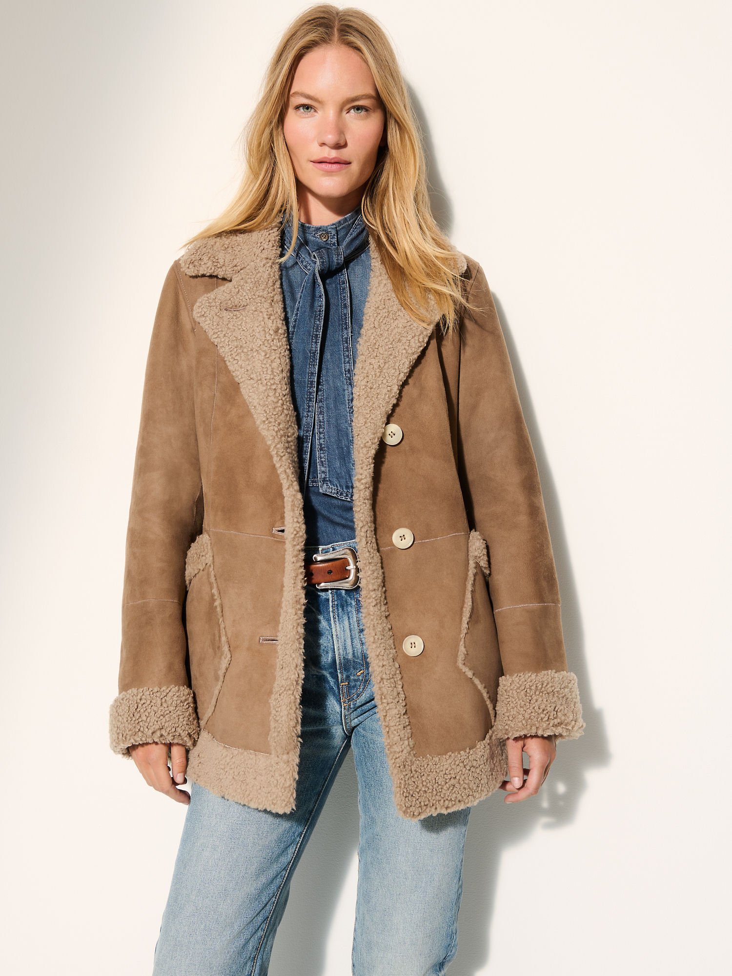 Jackie Curly Sheepskin Coat - XNAUWBI