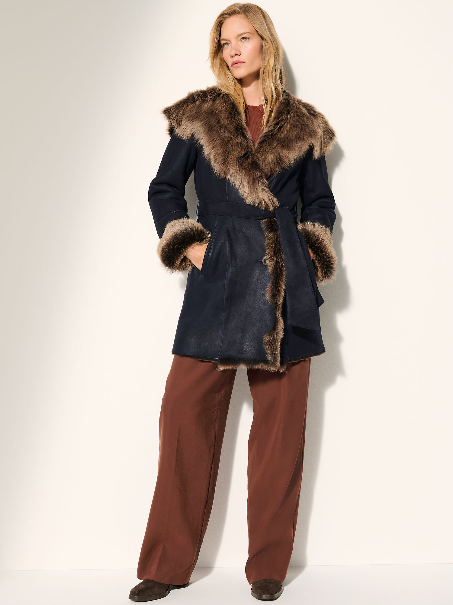 Nova Hooded Sheepskin Coat - XNAUWBI