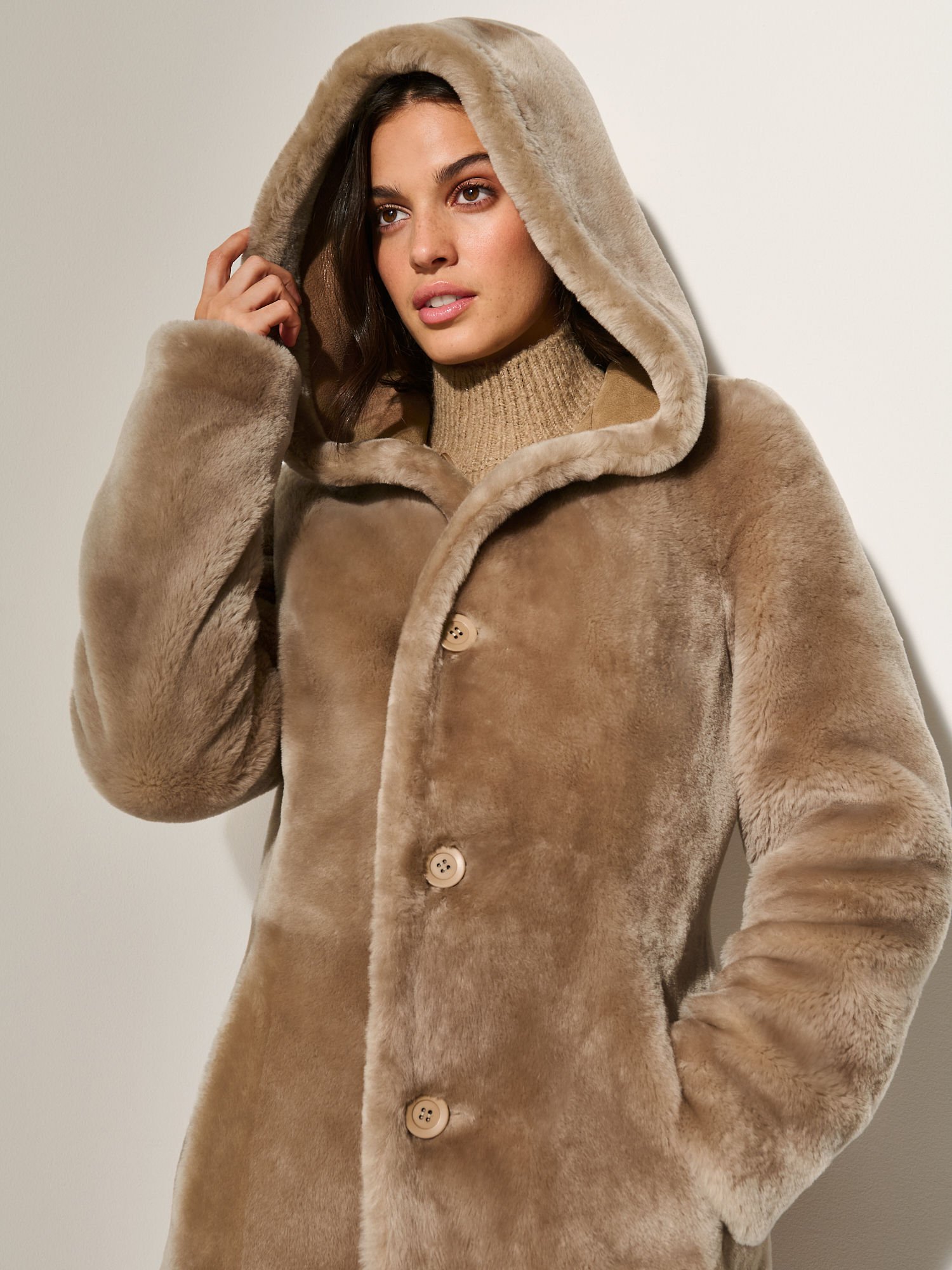 Anne Reversible Hooded Sheepskin Coat - XNAUWBI