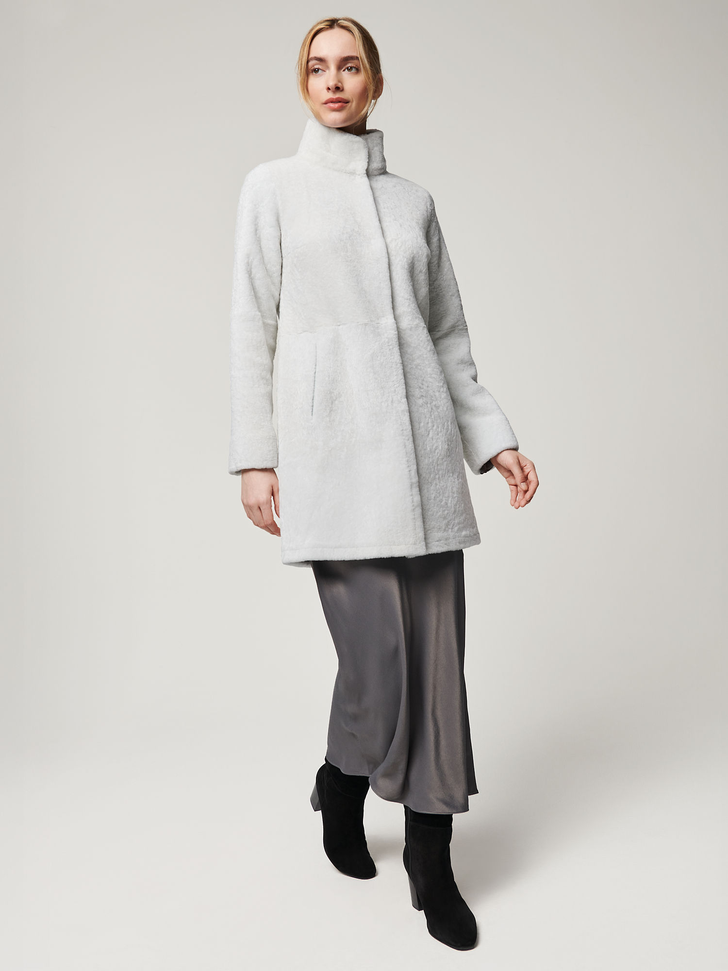 Diana Reversible White Sheepskin Coat - XNAUWBI