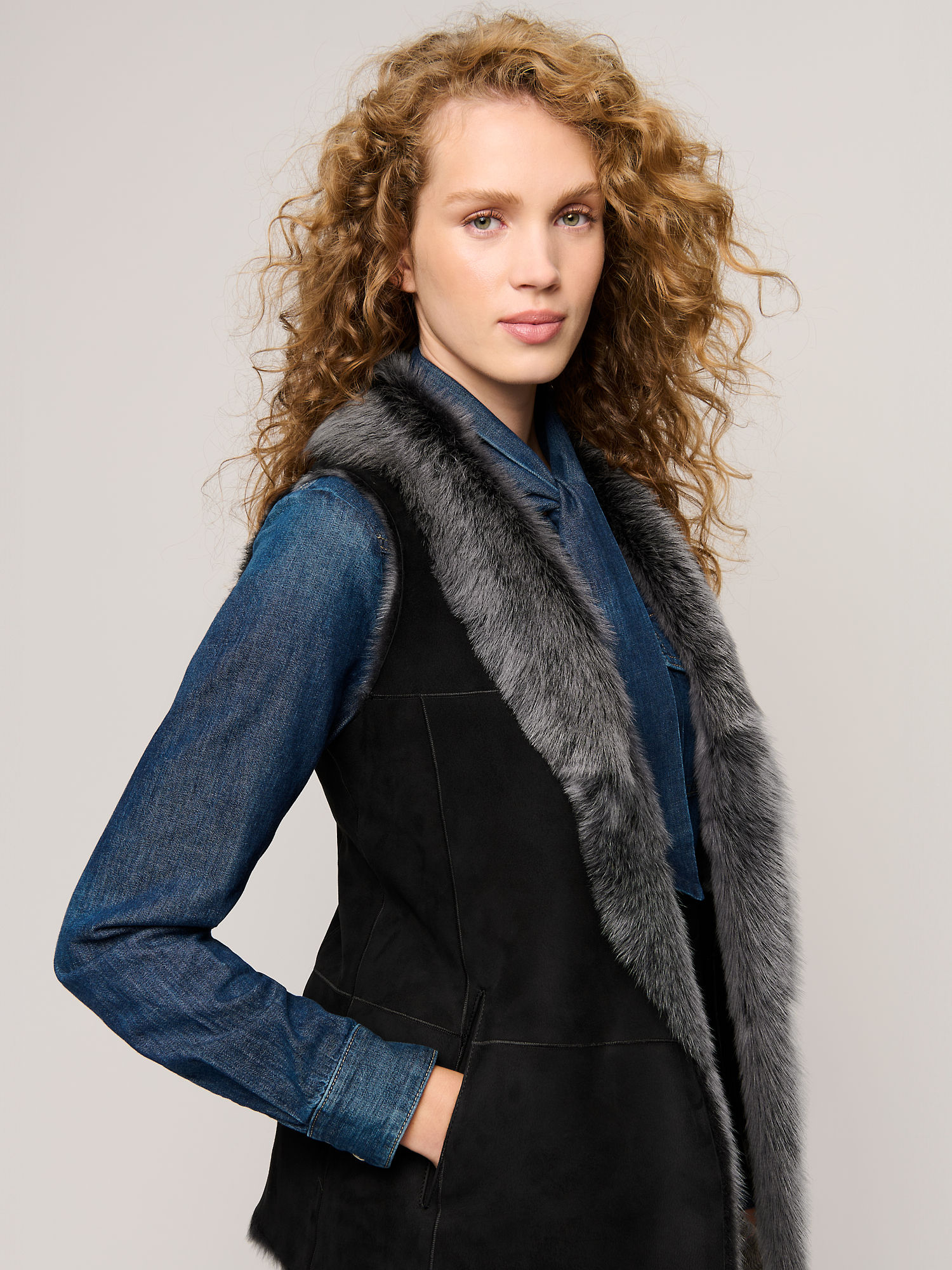 Iris Toscana Sheepskin Vest - XNAUWBI
