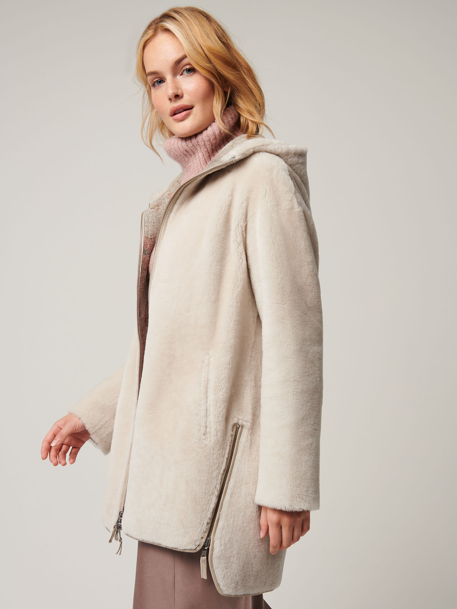 Breanne Reversible Hooded Sheepskin Coat - XNAUWBI