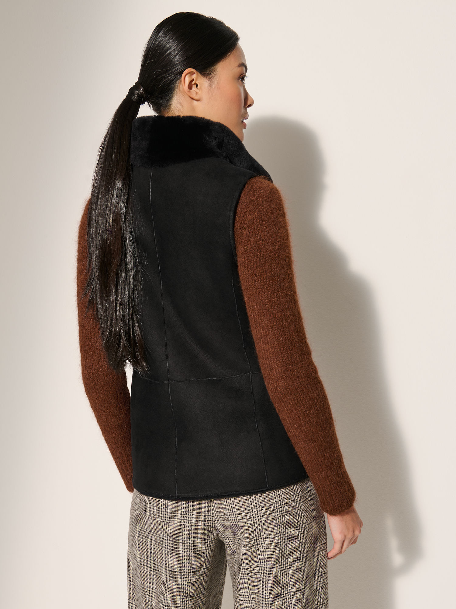 Robin Reversible Sheepskin Vest - XNAUWBI