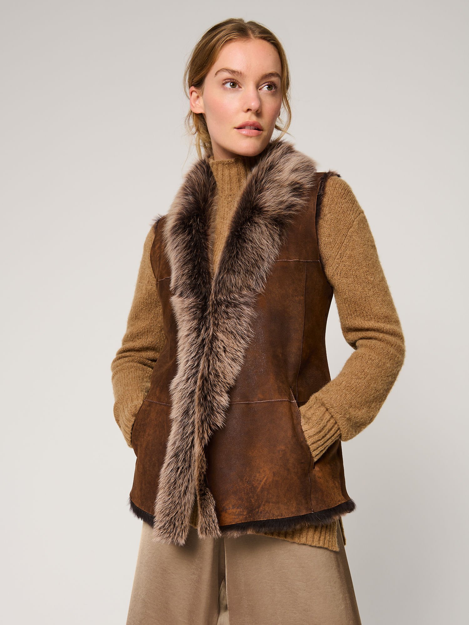 Iris Toscana Sheepskin Vest - XNAUWBI
