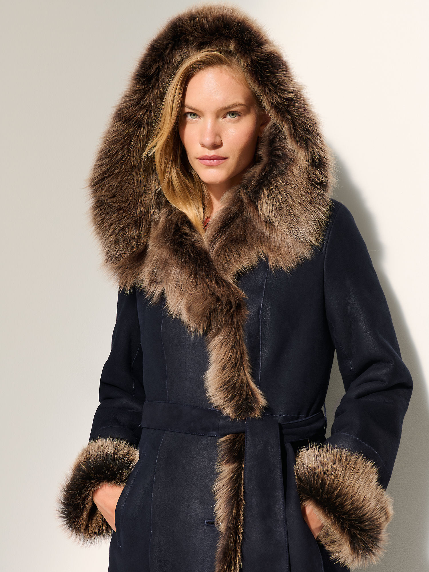 Nova Hooded Sheepskin Coat - XNAUWBI
