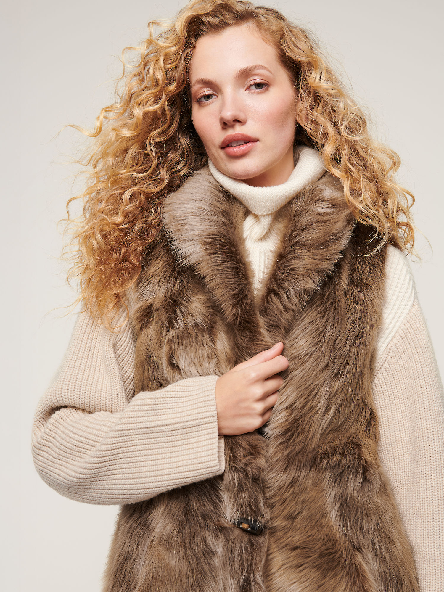 Inez Reversible Toscana Sheepskin Vest - XNAUWBI