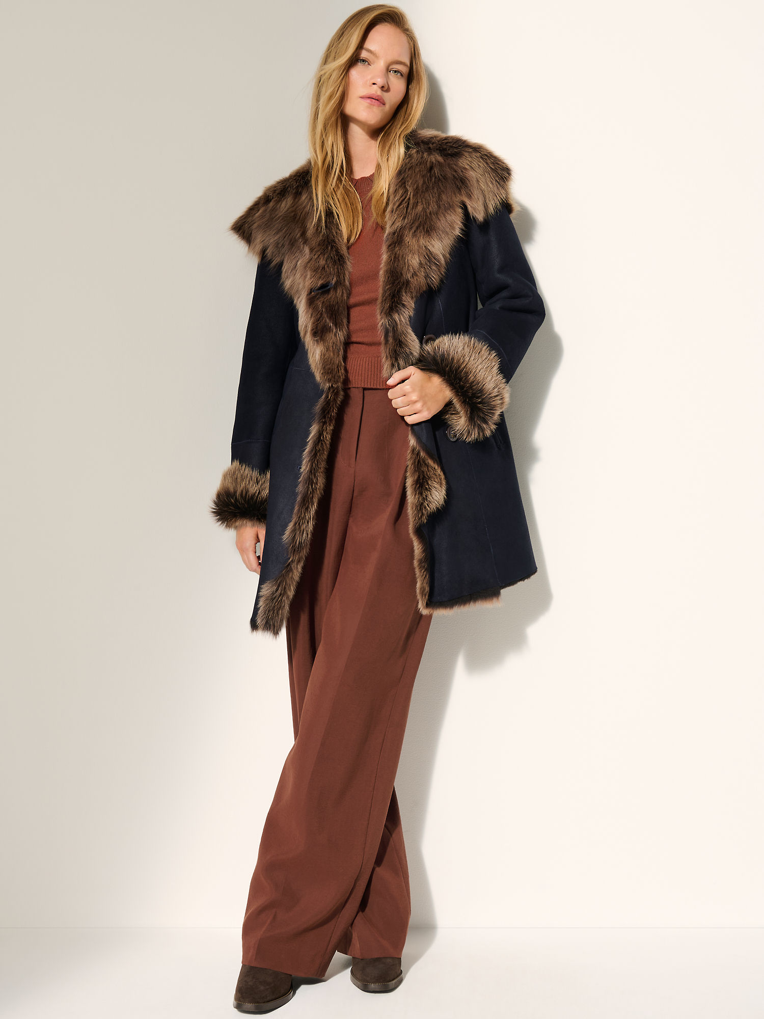 Nova Hooded Sheepskin Coat - XNAUWBI