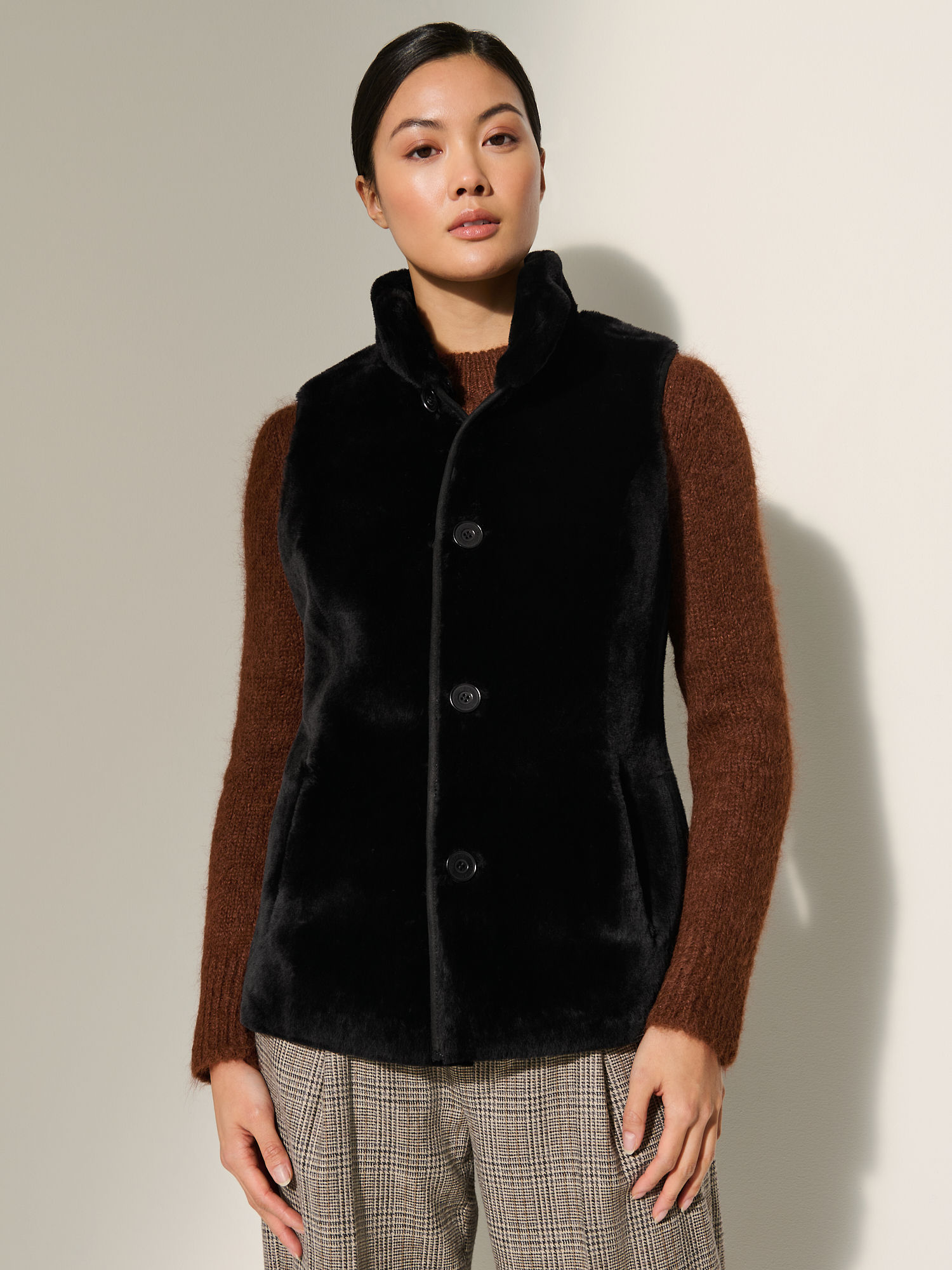 Robin Reversible Sheepskin Vest - XNAUWBI