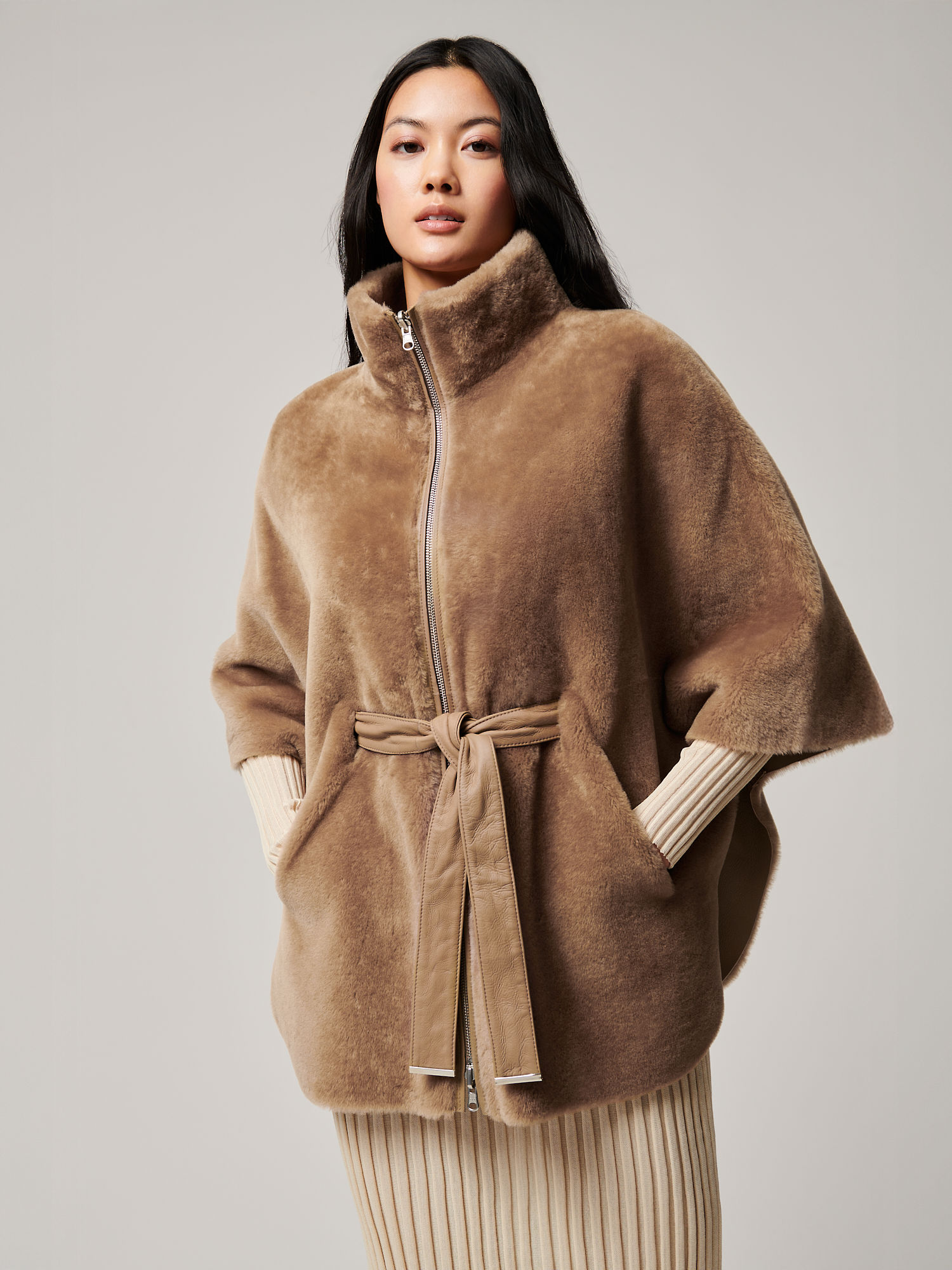 Jasmine Reversible Sheepskin Cape - XNAUWBI