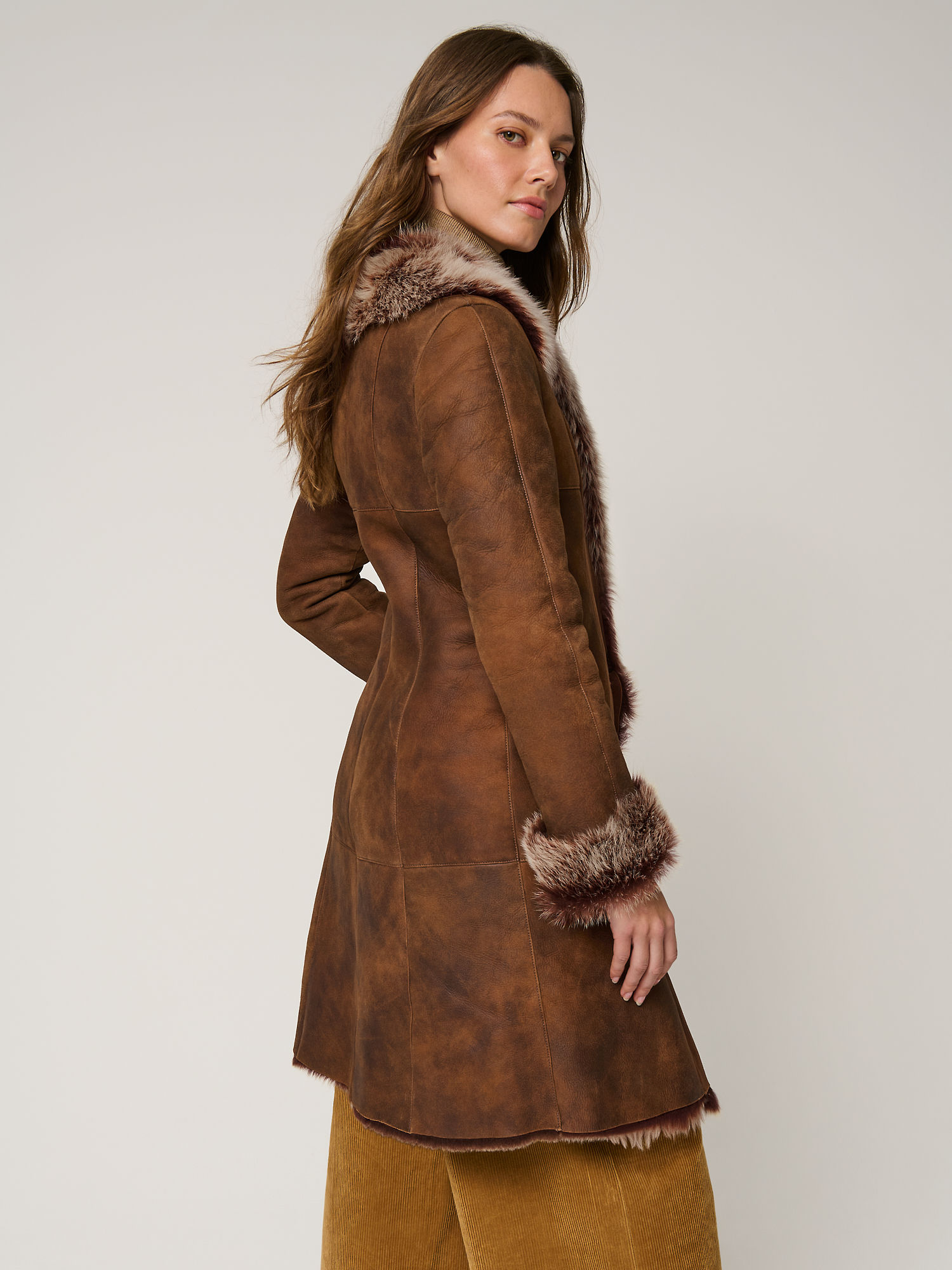 Sandra Sheepskin Coat - XNAUWBI