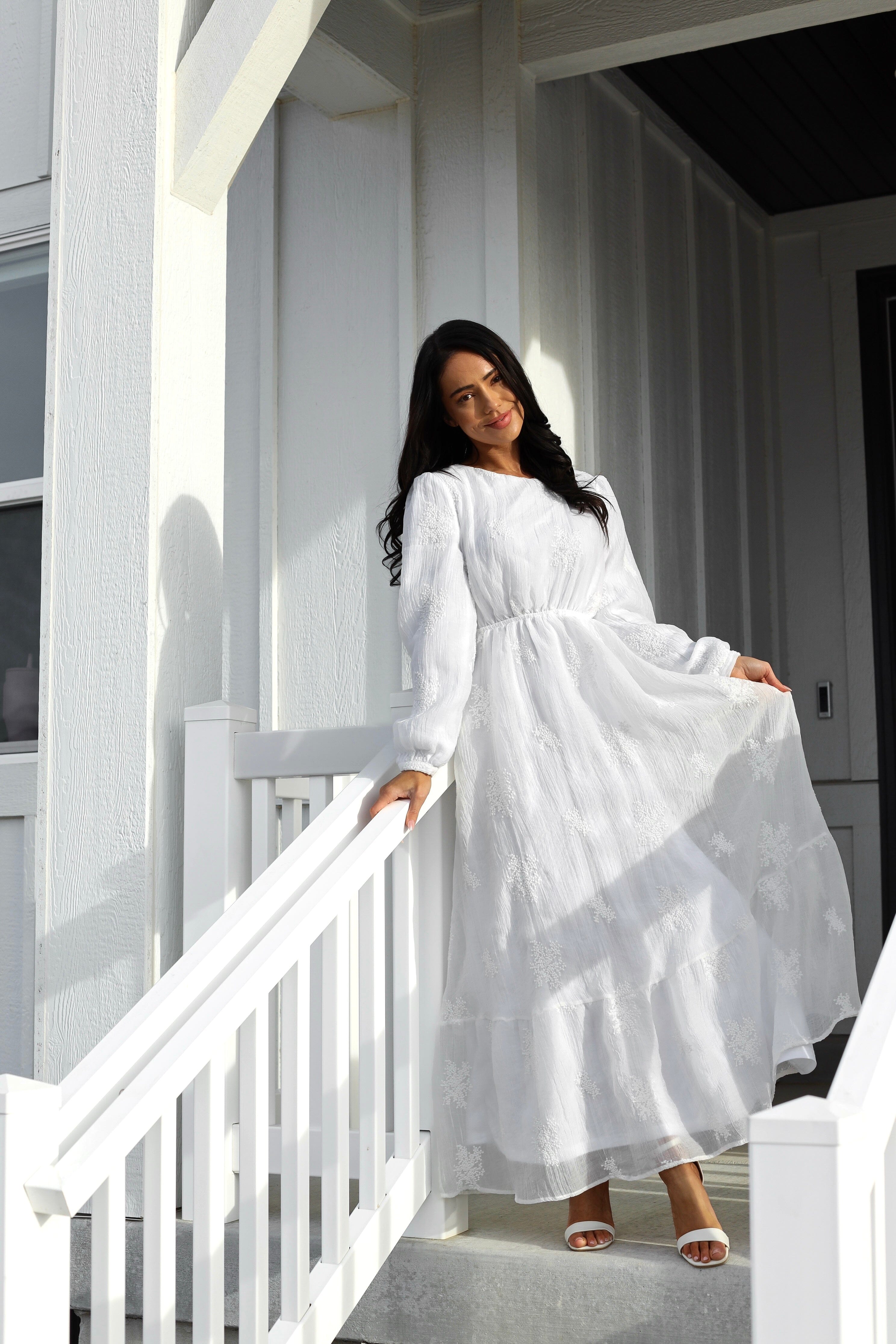 The Adea White Dresses - XNAUWBI