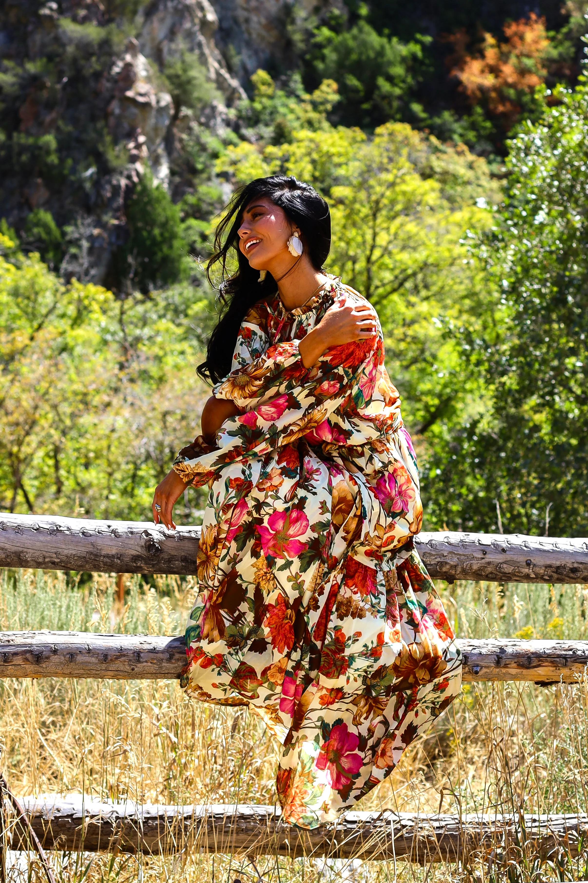 The Halani Cream Floral Dresses - XNAUWBI