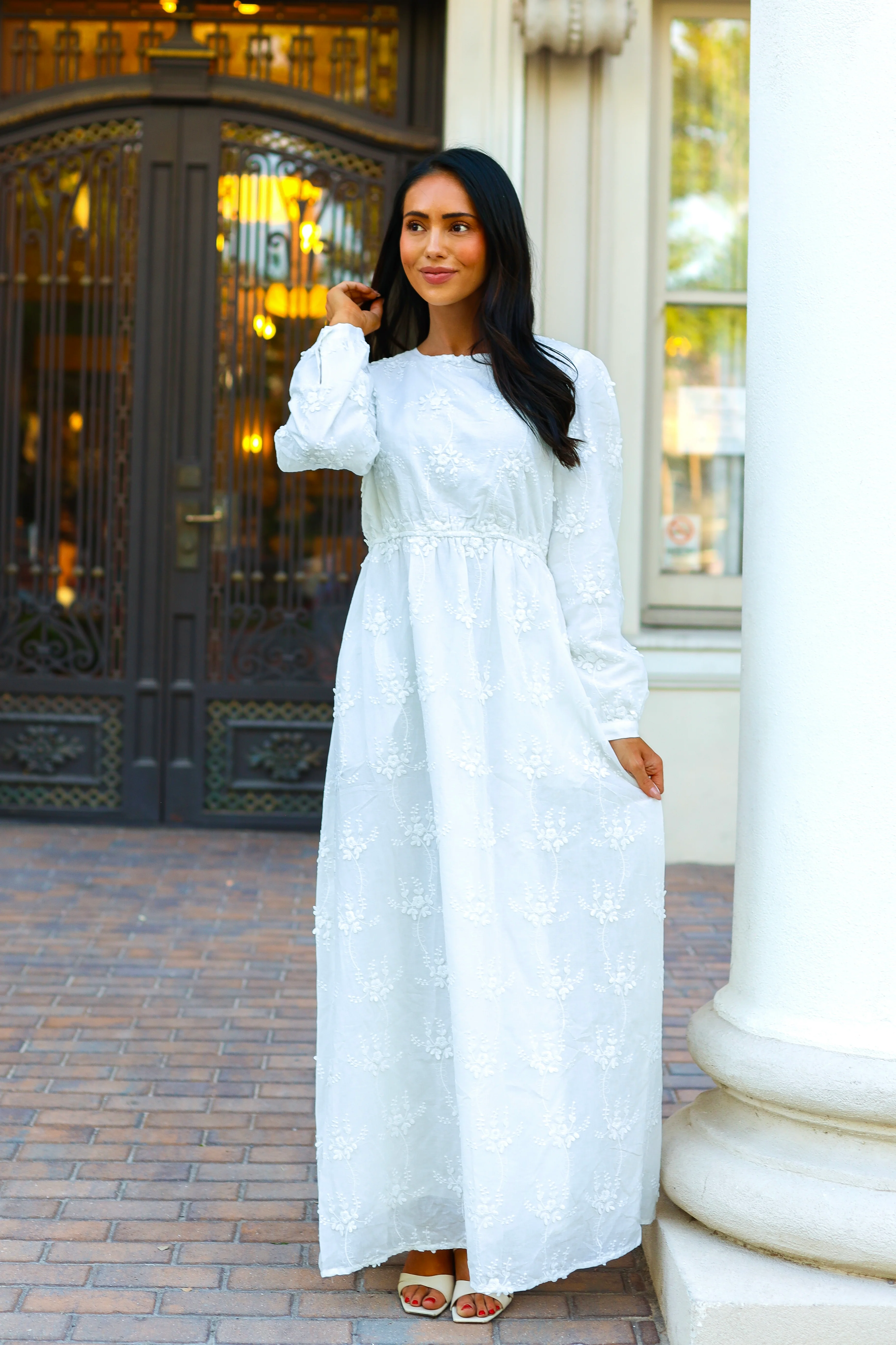 The Calandra Ivory Eyelet Dresses - XNAUWBI