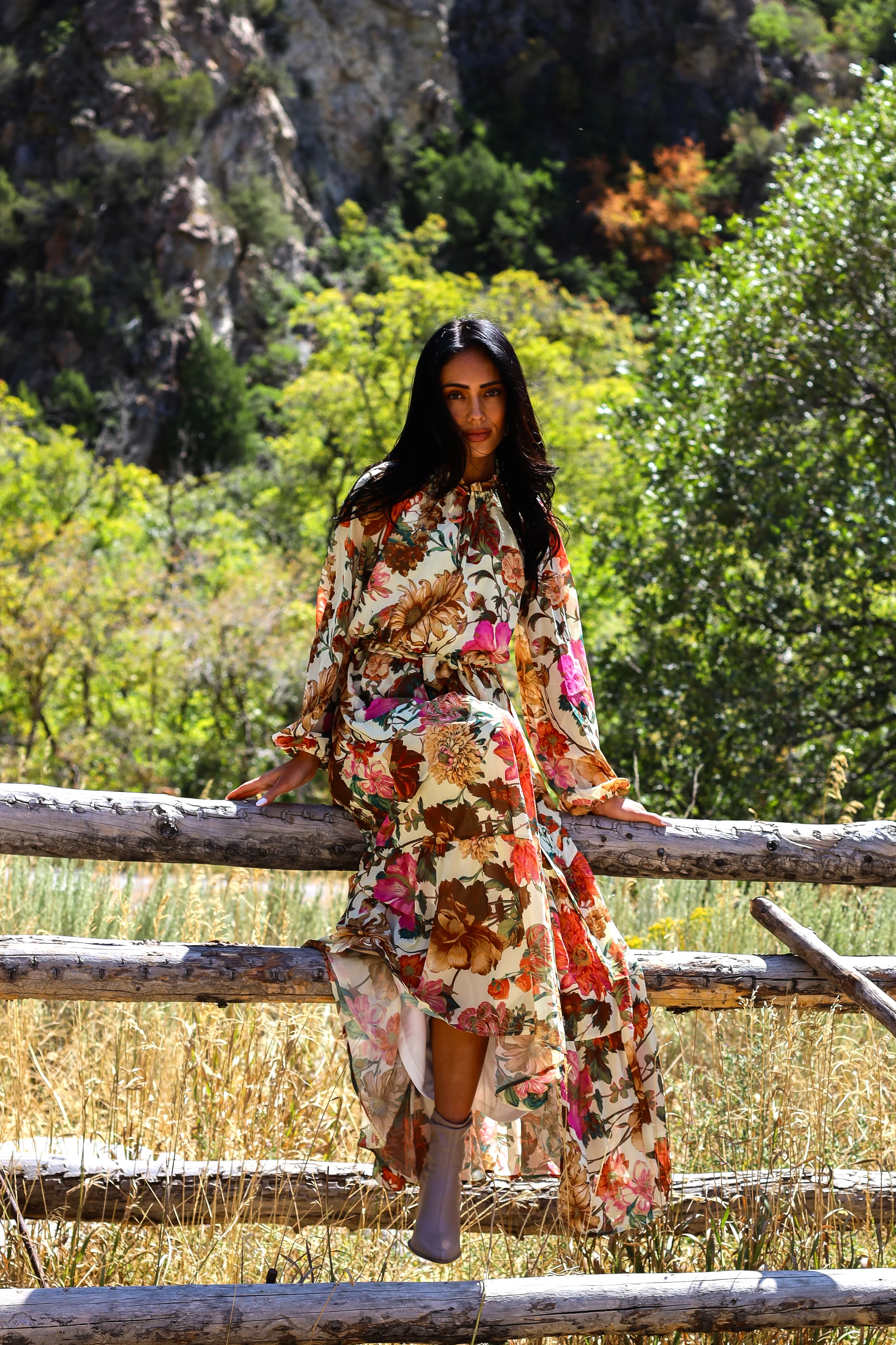 The Halani Cream Floral Dresses - XNAUWBI